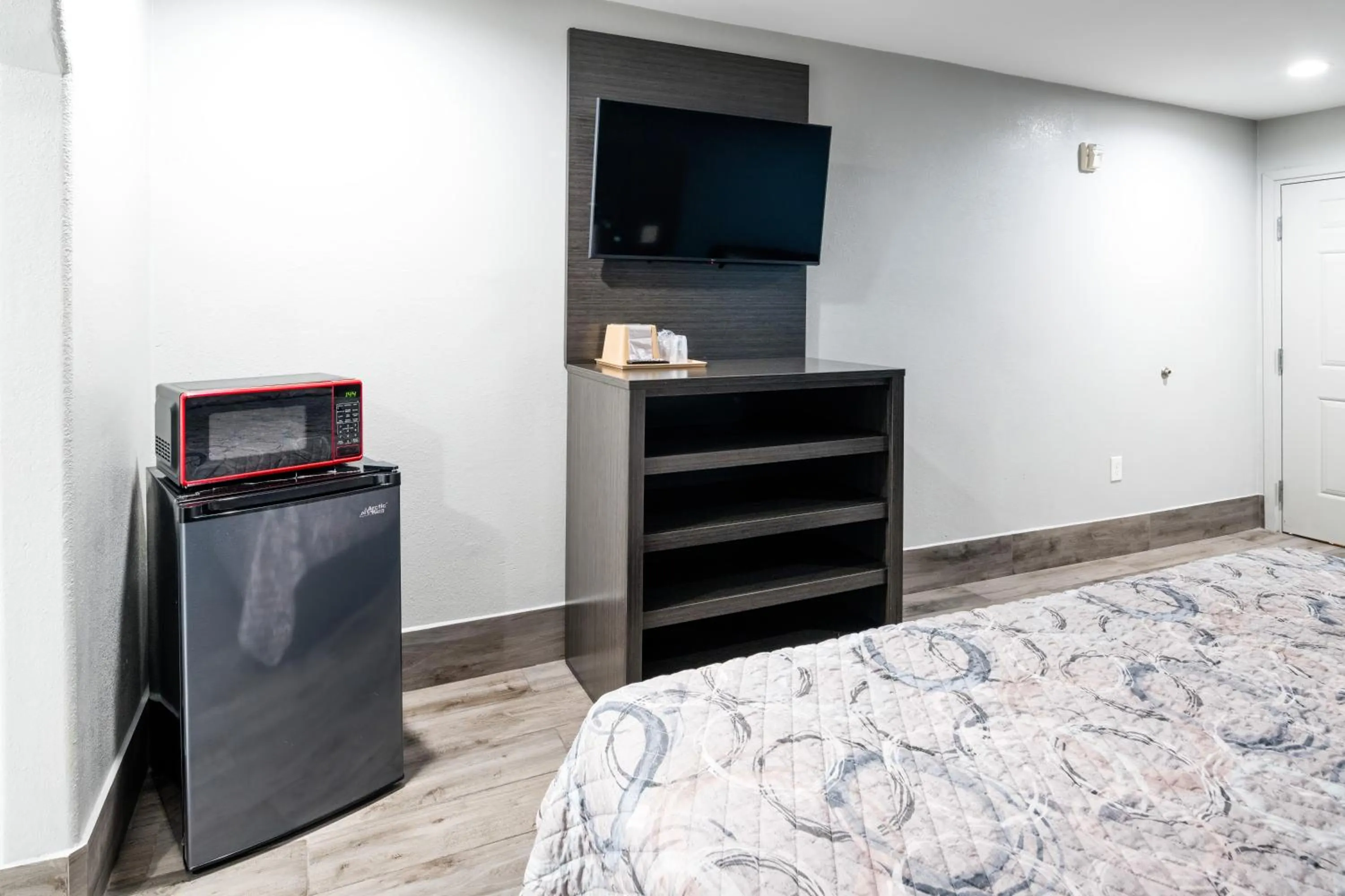 Bedroom, Bed in Downtowner Inns - Houston Downtown & Convention Center