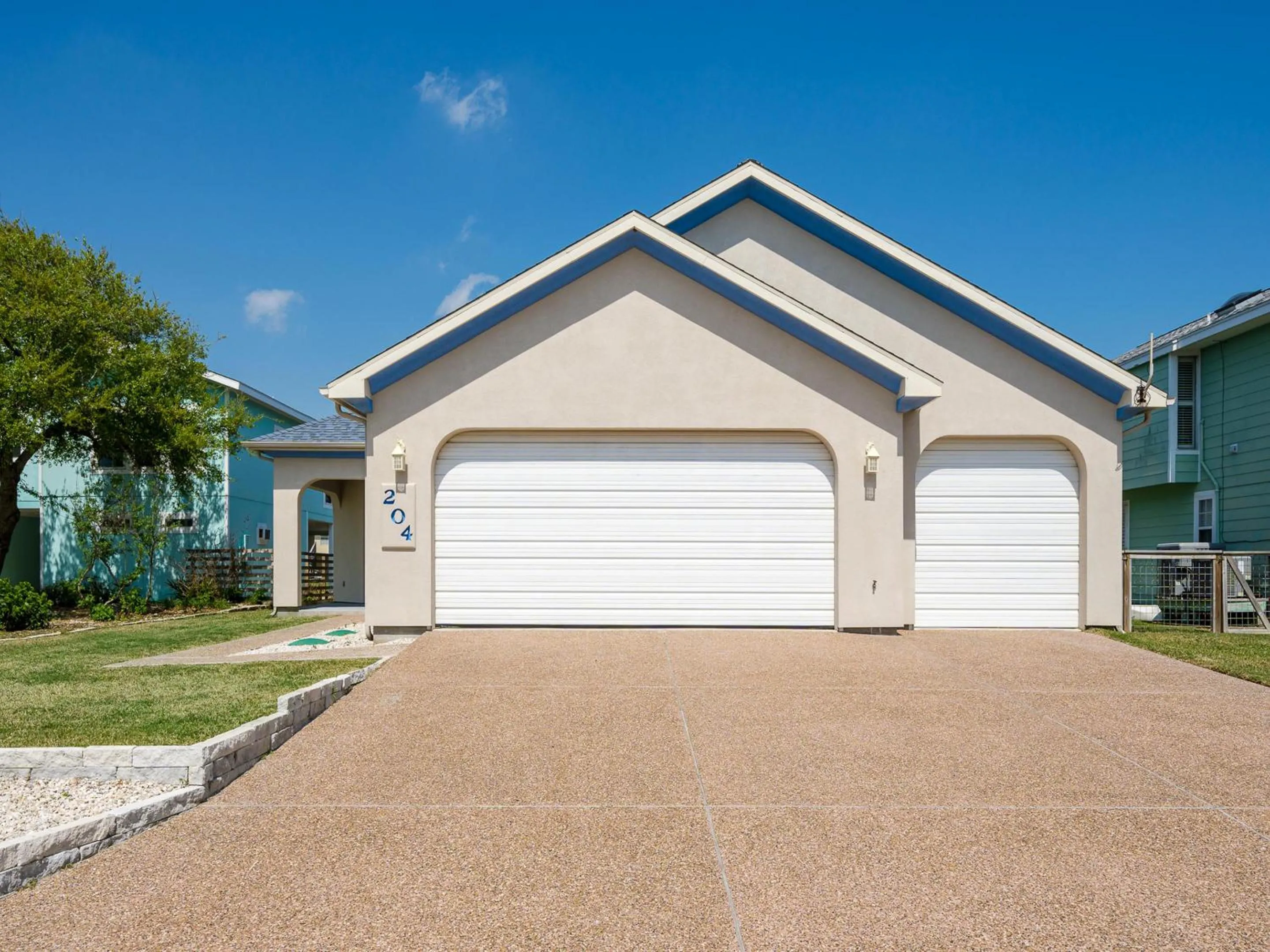 Property building in Rockports Hidden Gem