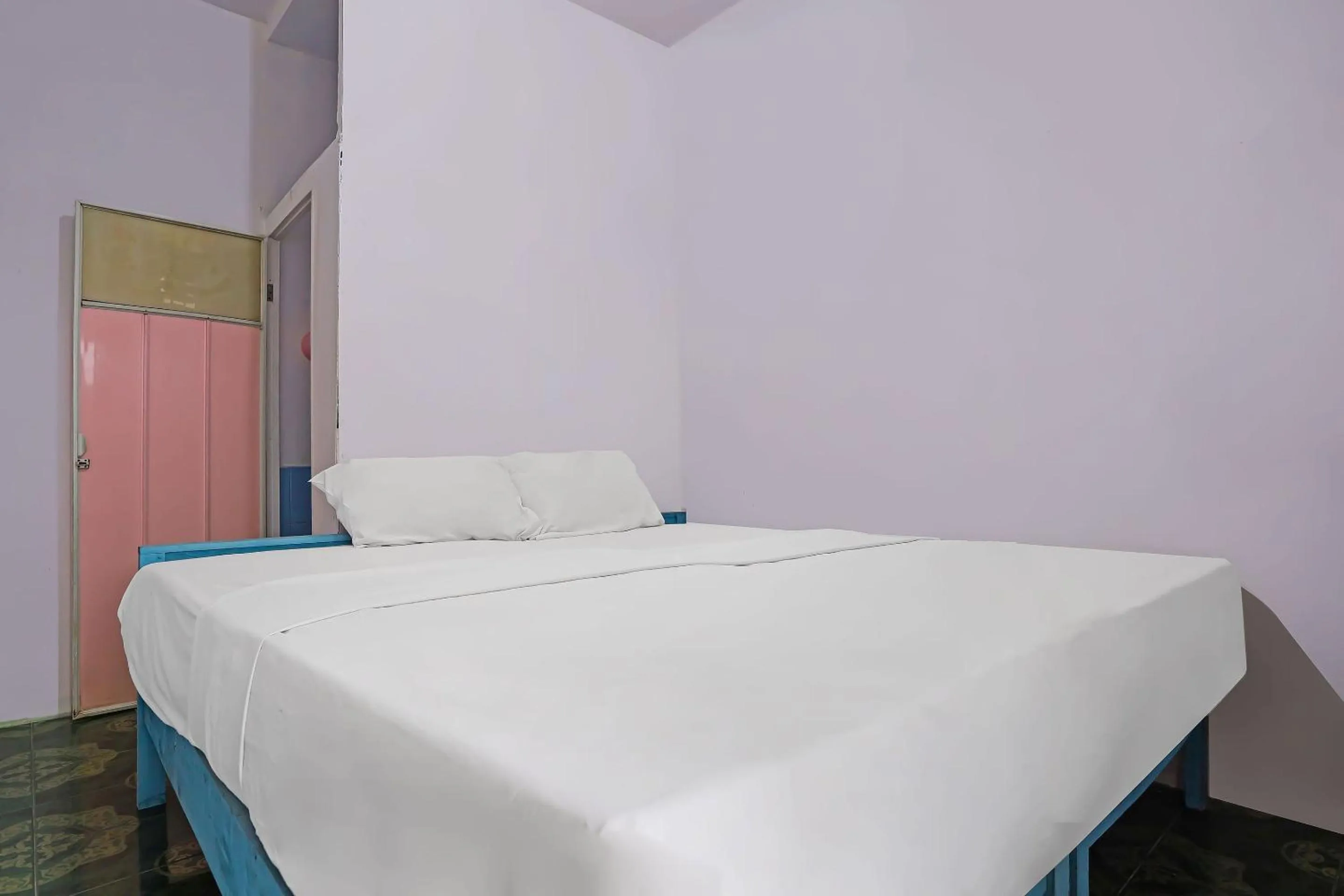 Bedroom, Bed in Hotel O City Kost Syariah