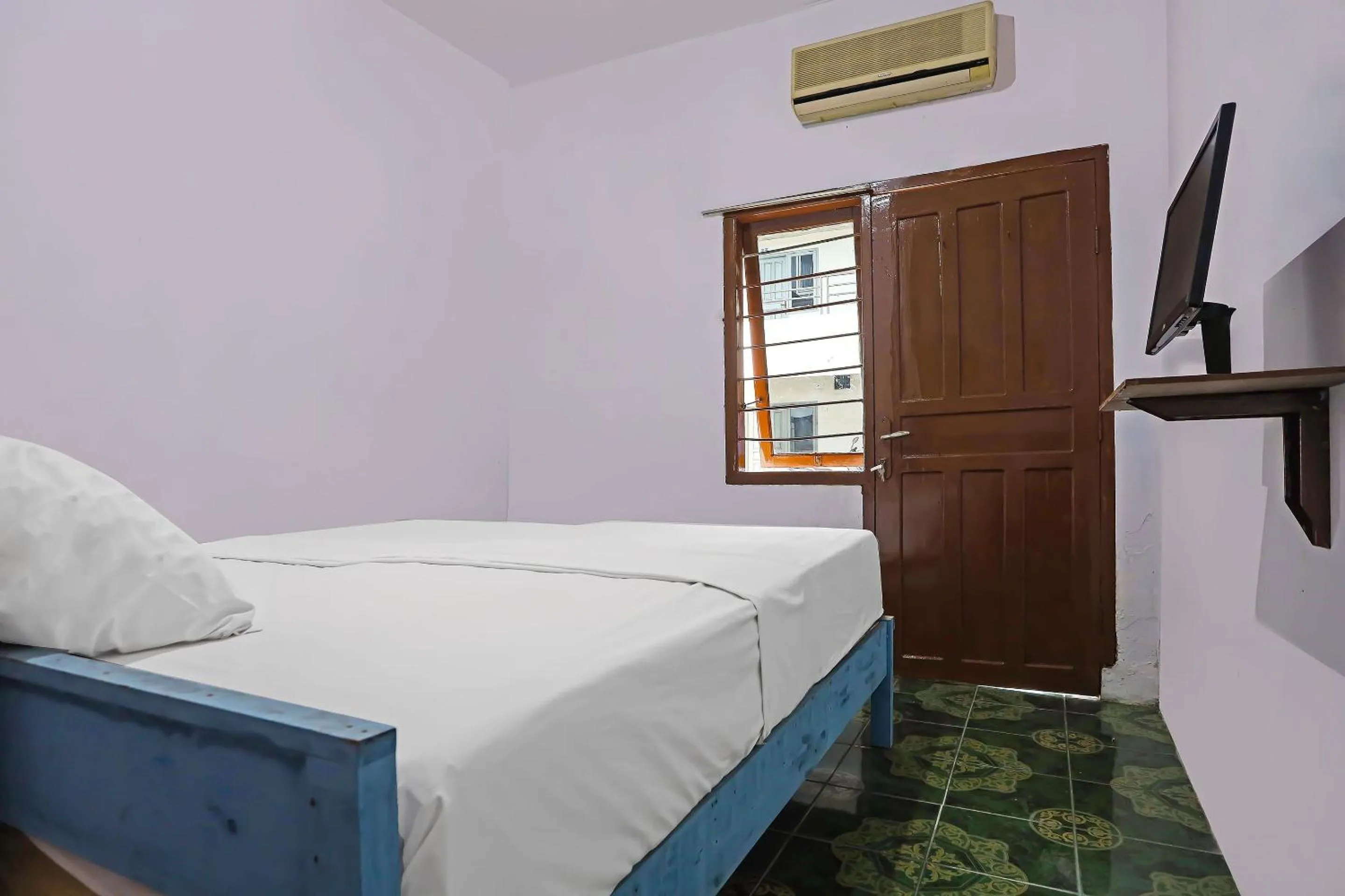 Bedroom, Bed in Hotel O City Kost Syariah
