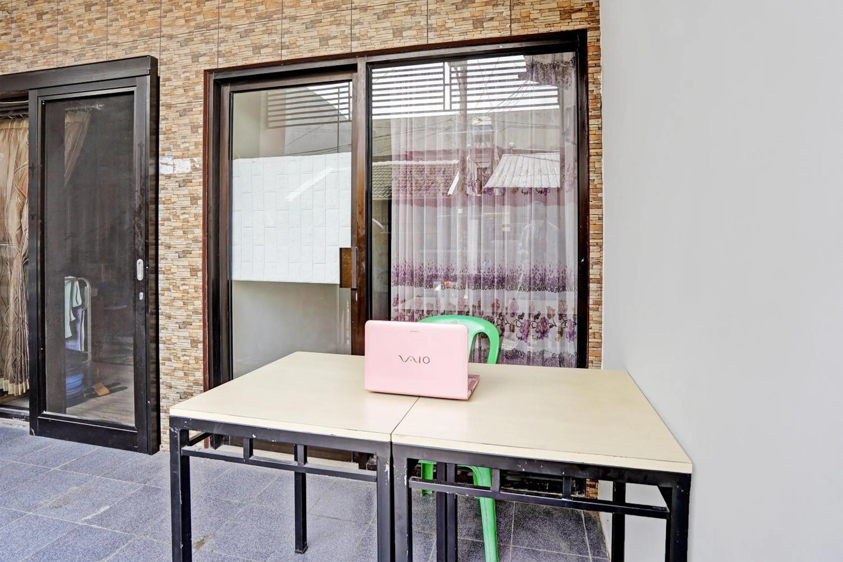 Lobby or reception in Hotel O Sunlo Cozy Home Family Homestay Syariah