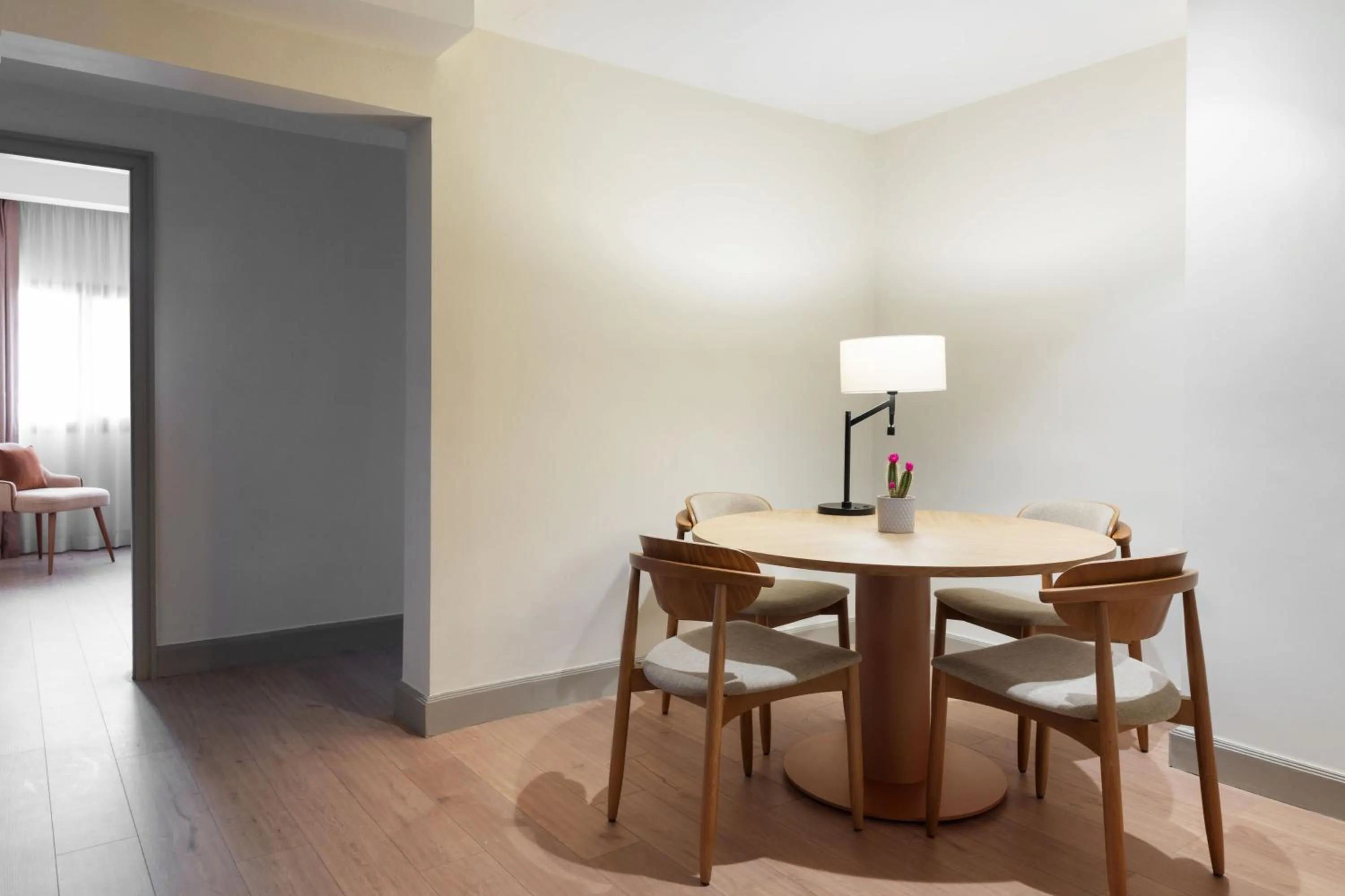 Photo of the whole room in Casablanca Marriott Hotel