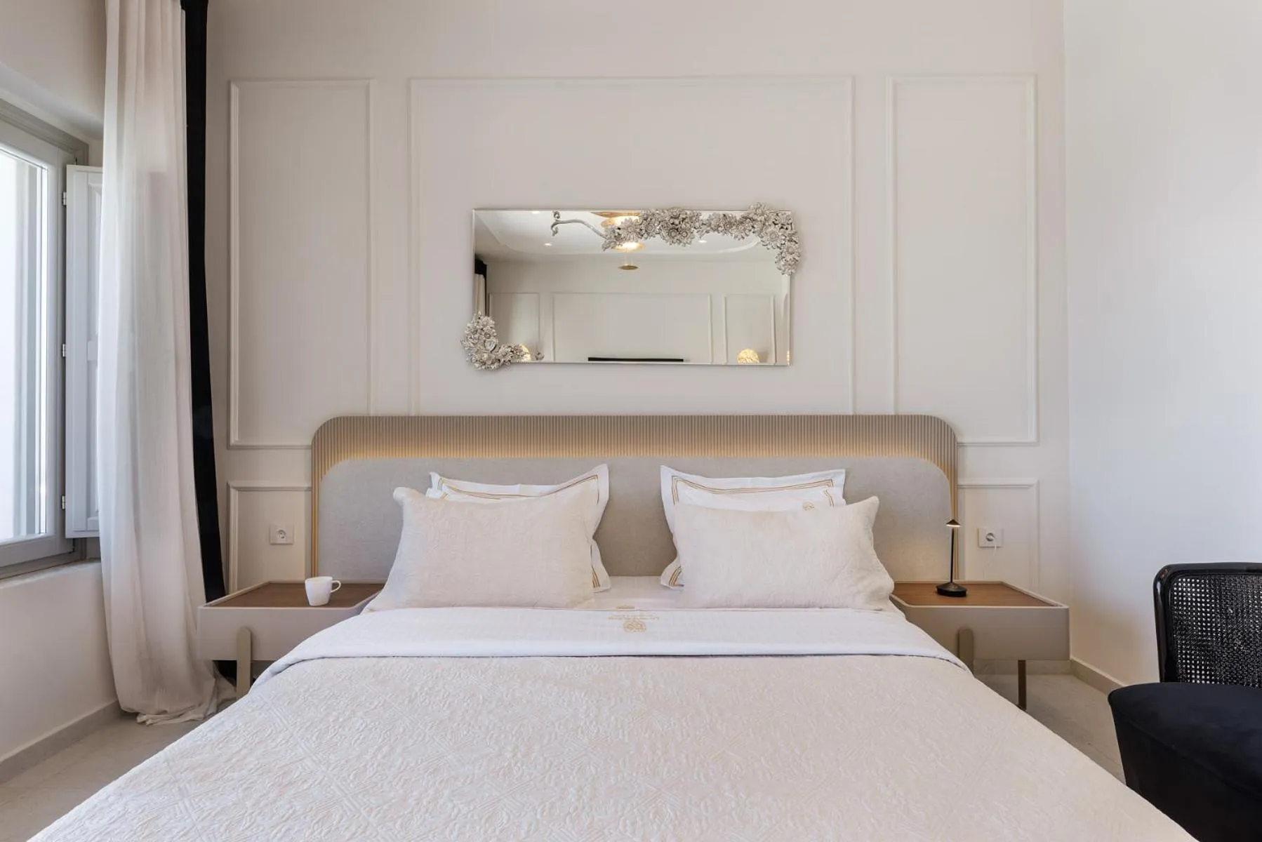 Bed in La Madeleine Oia