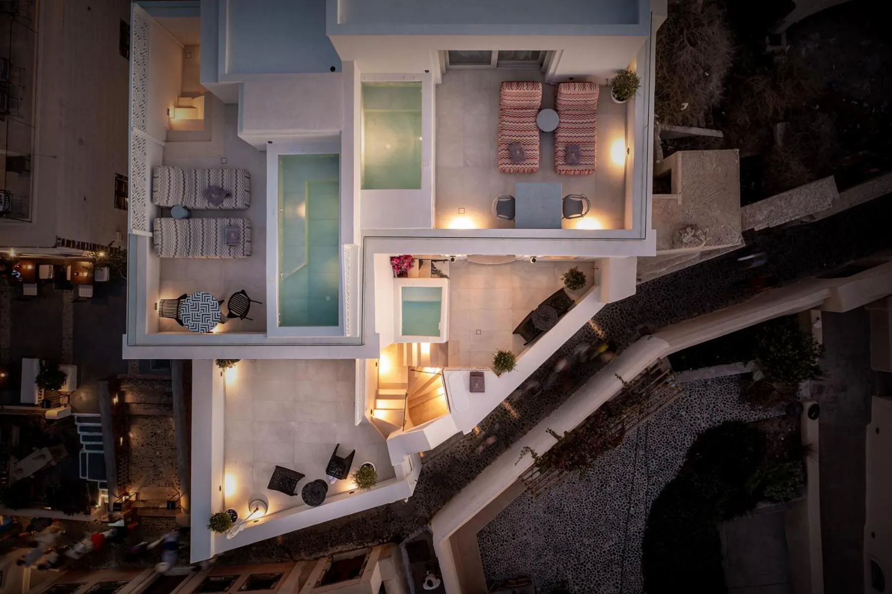 On site in La Madeleine Oia