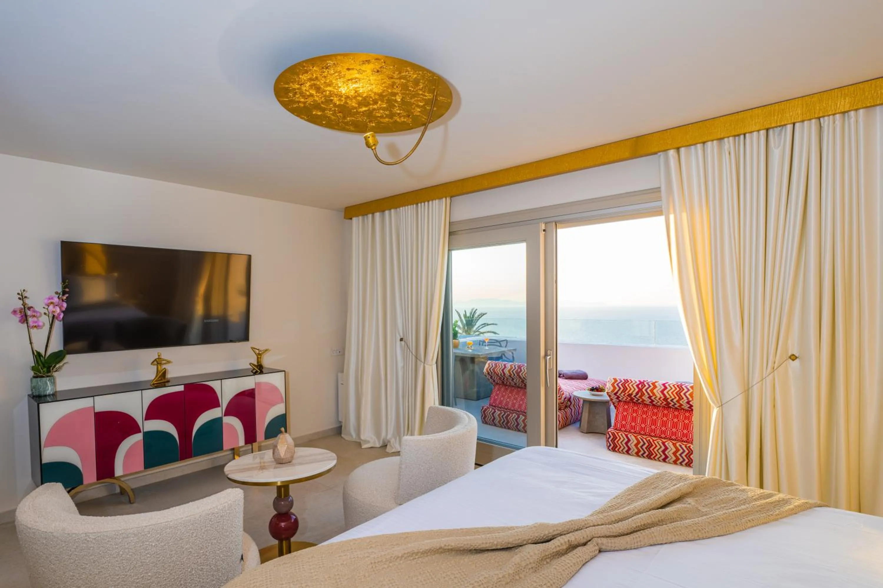 Bed in La Madeleine Oia