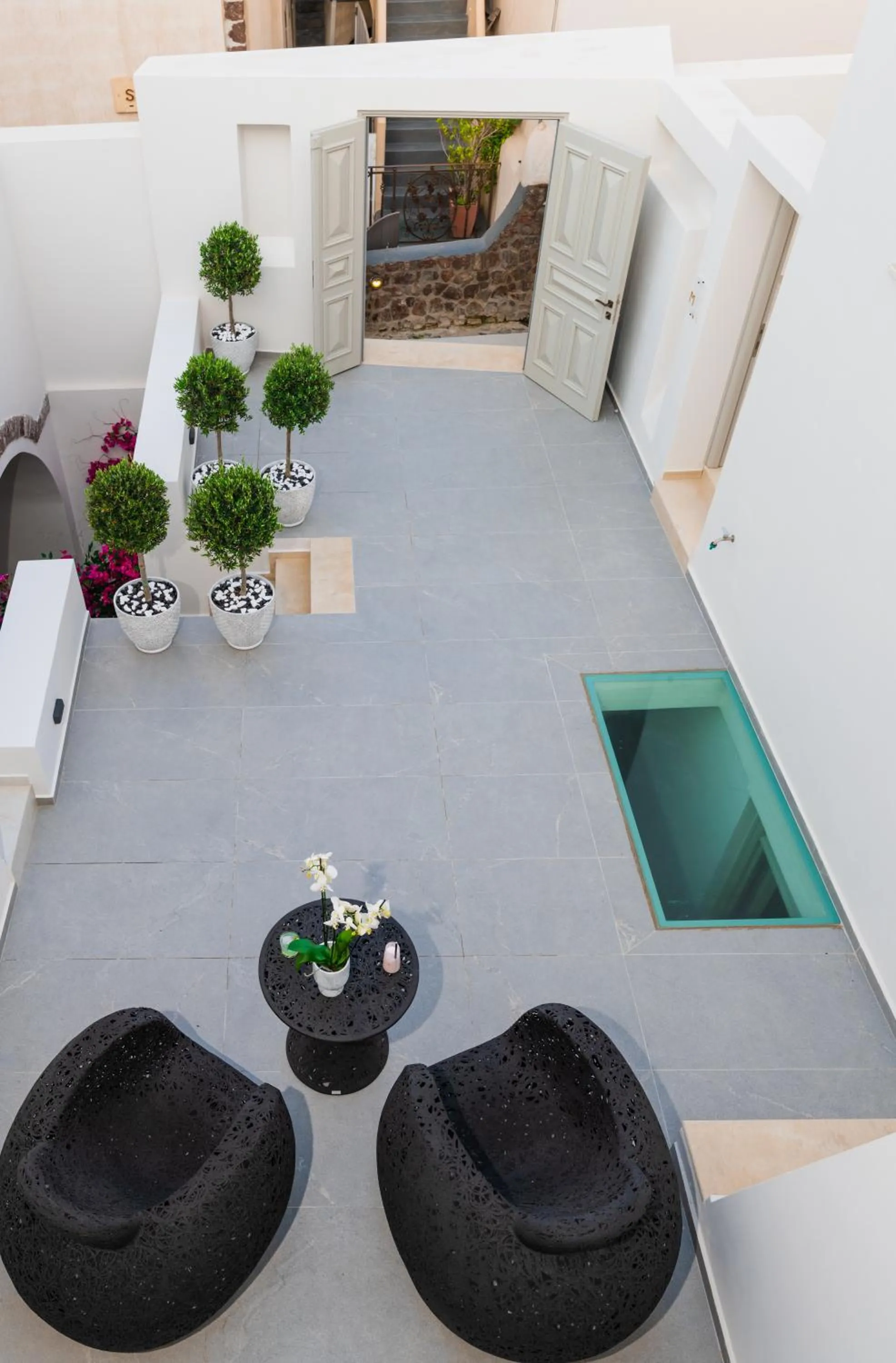 Patio in La Madeleine Oia