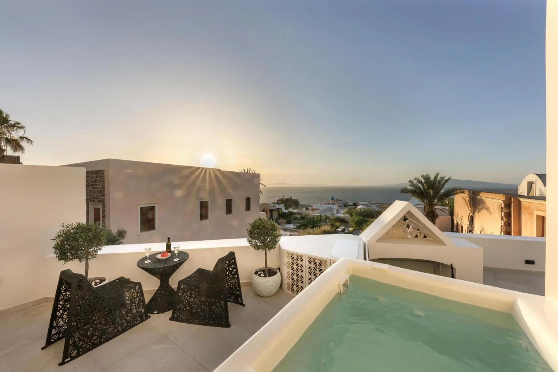 Day in La Madeleine Oia