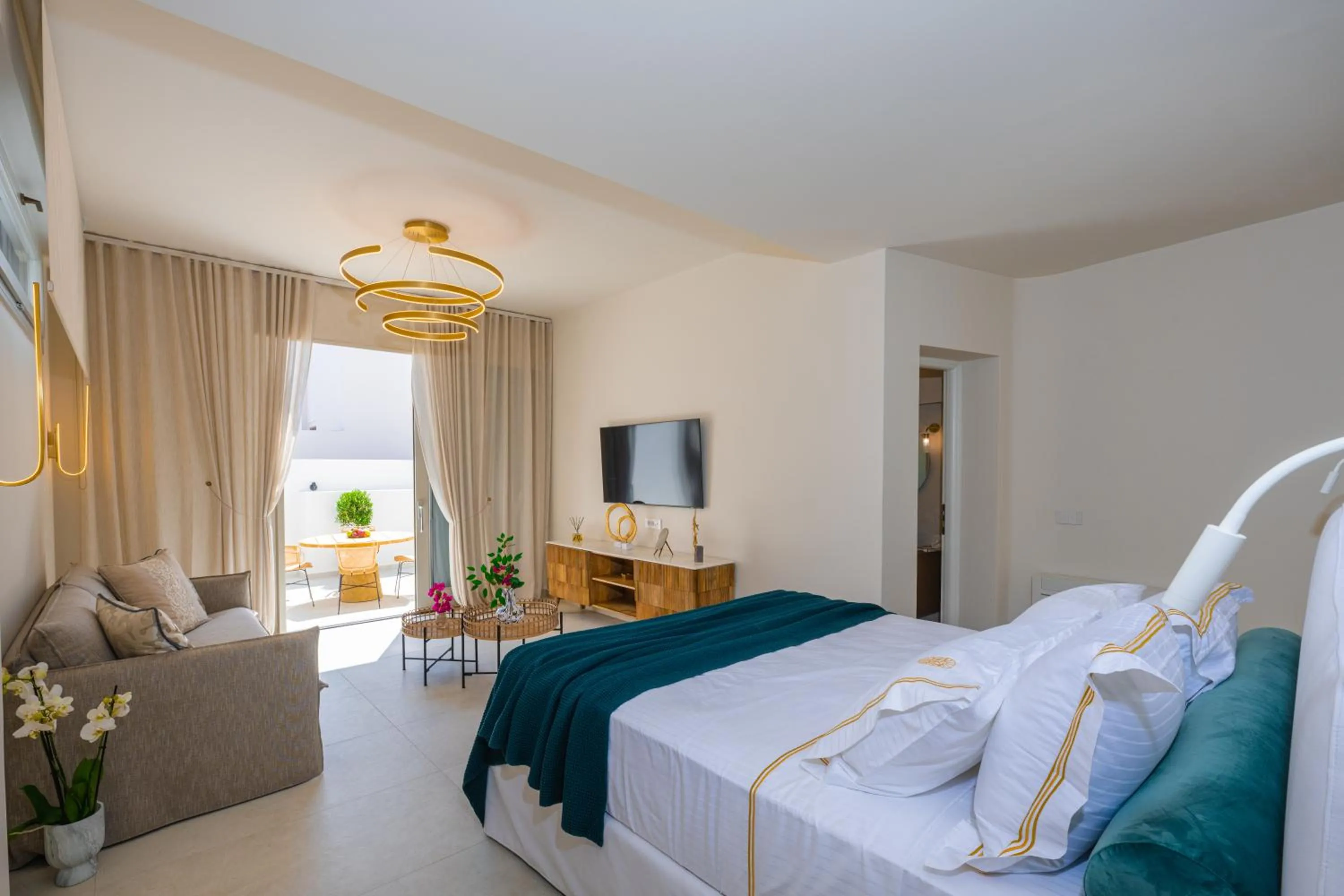 Bed in La Madeleine Oia