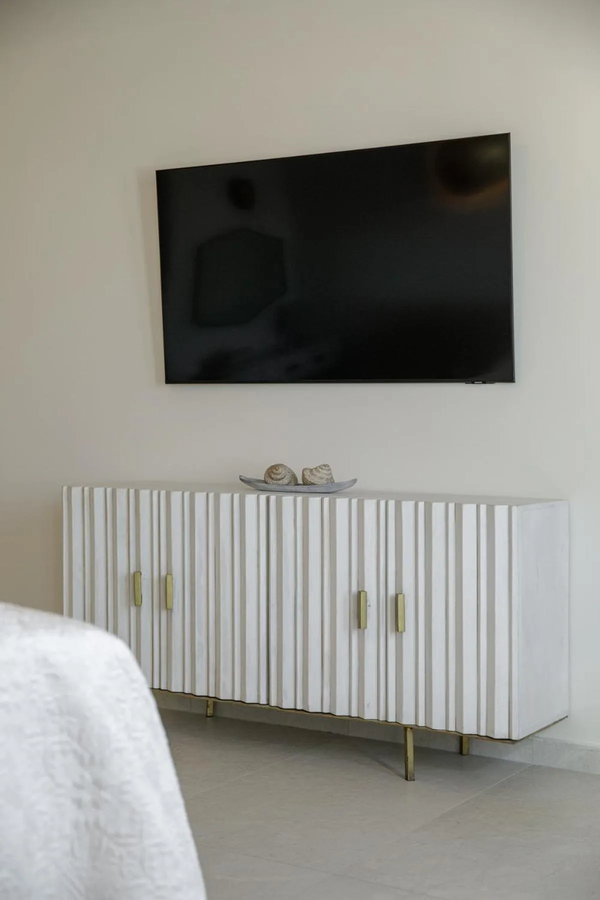 TV and multimedia in La Madeleine Oia