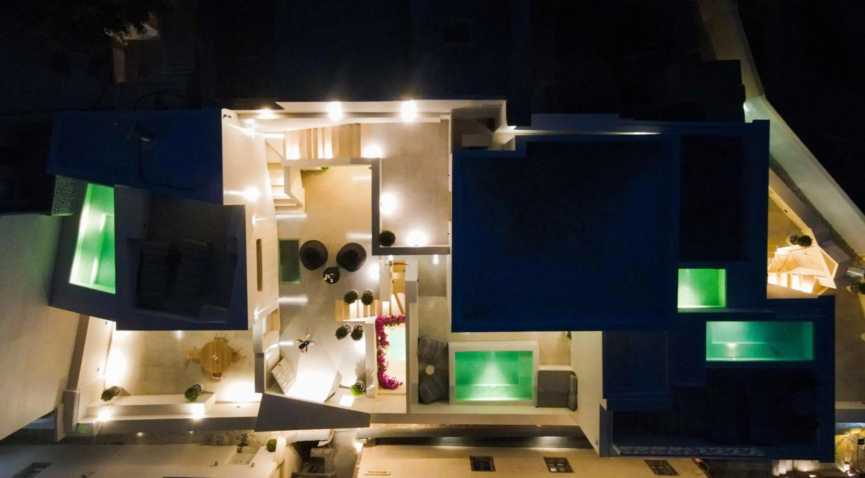 Property building in La Madeleine Oia