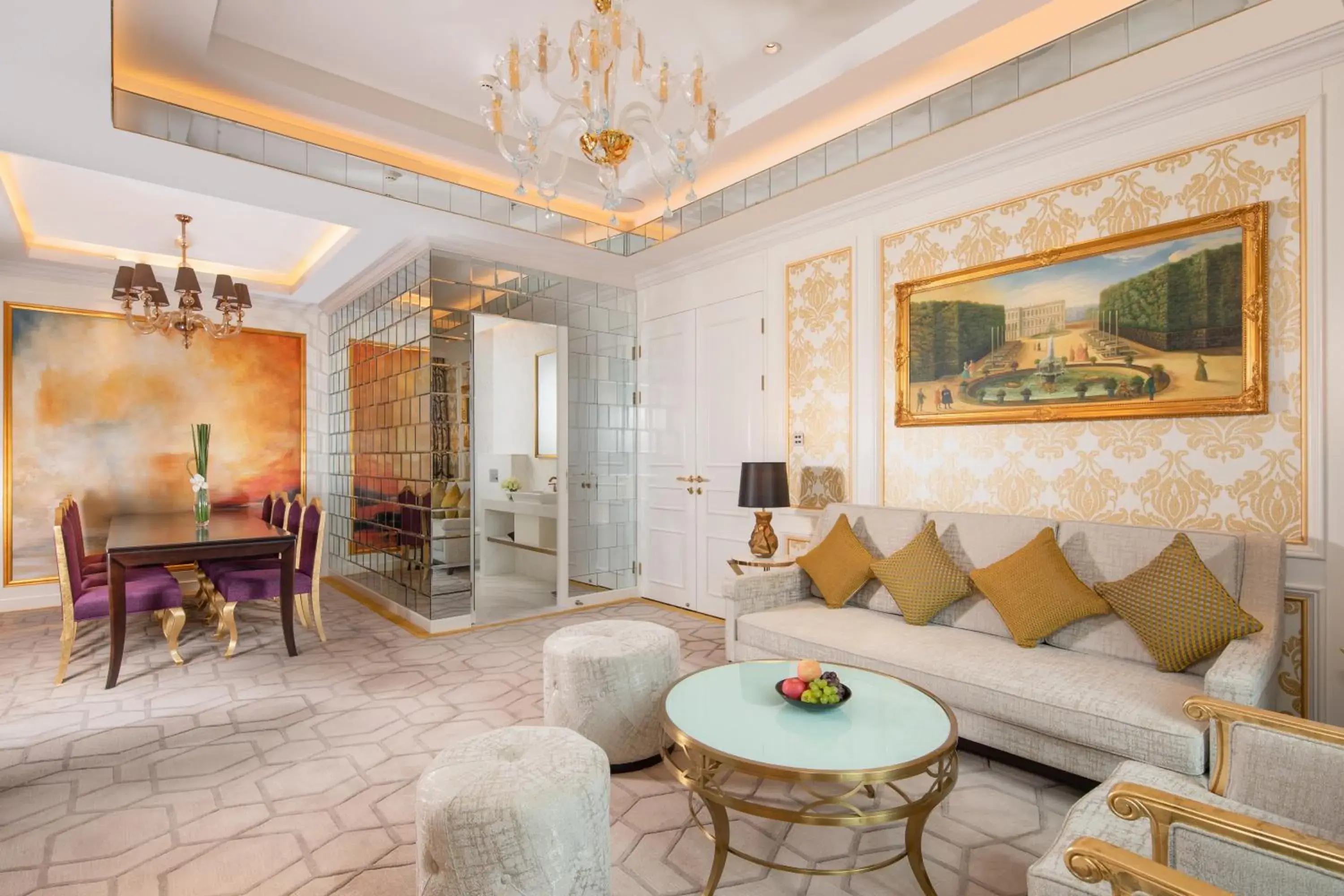 President Theme Balcony Double Suite ROYAL The Palace in Rocase Boutique Hotel Wuxi President Theme Balcony Double Suite ROYAL The Palace in Rocase Boutique Hotel Wuxi