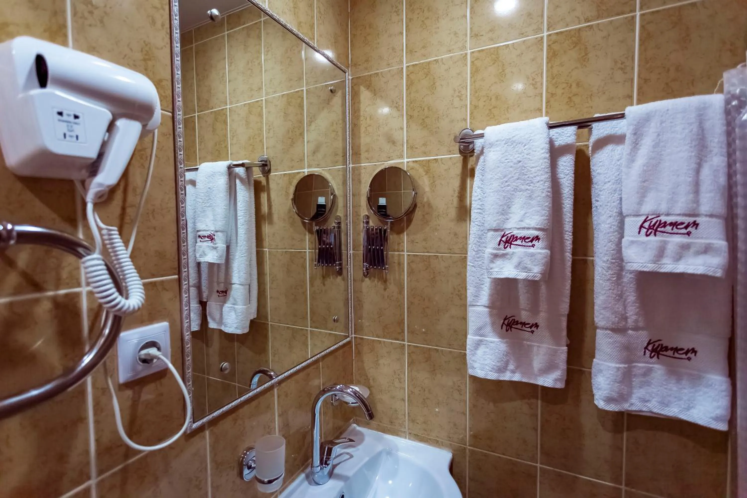 Shower in Kurmet Hotel