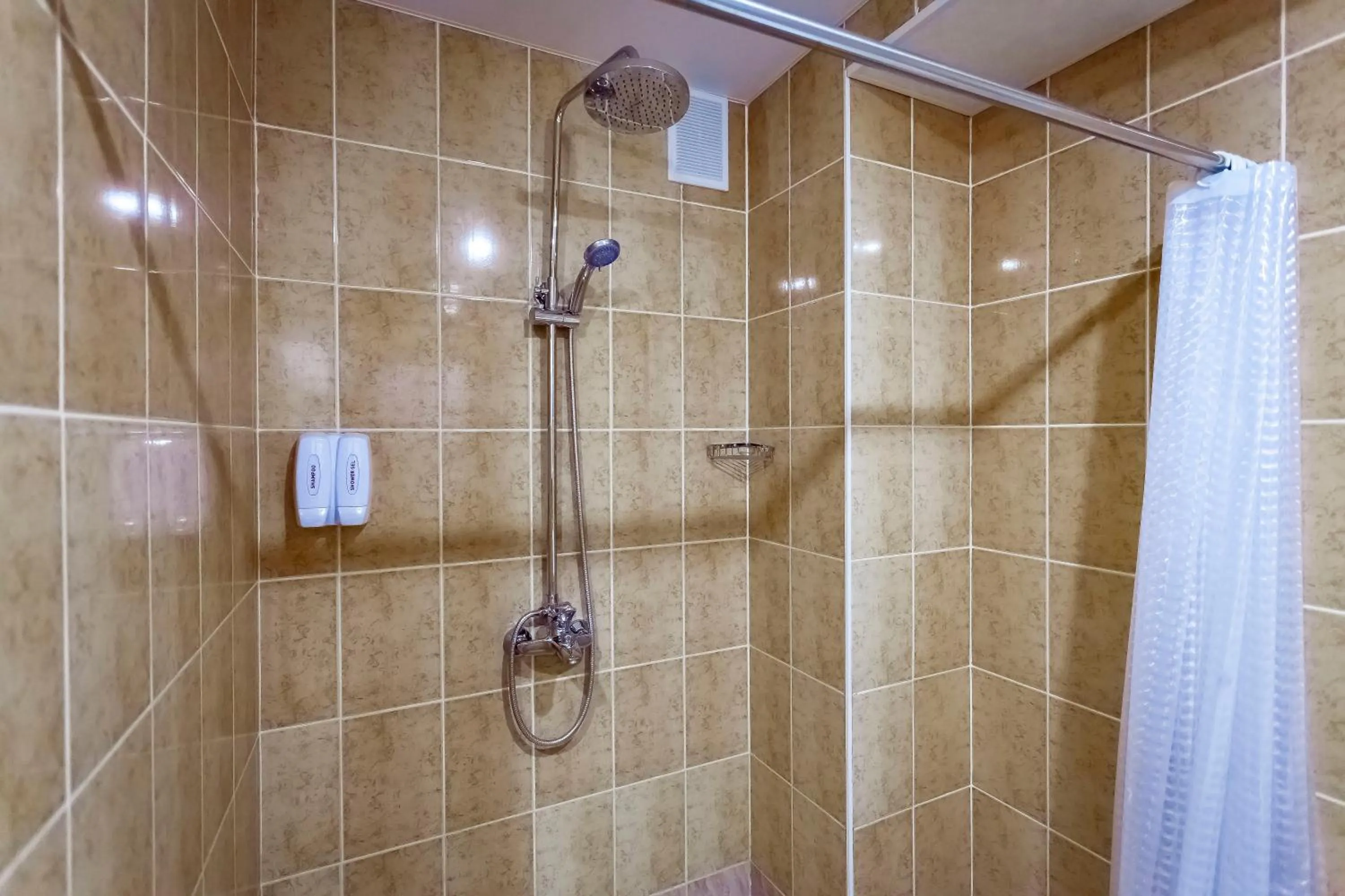 Shower in Kurmet Hotel