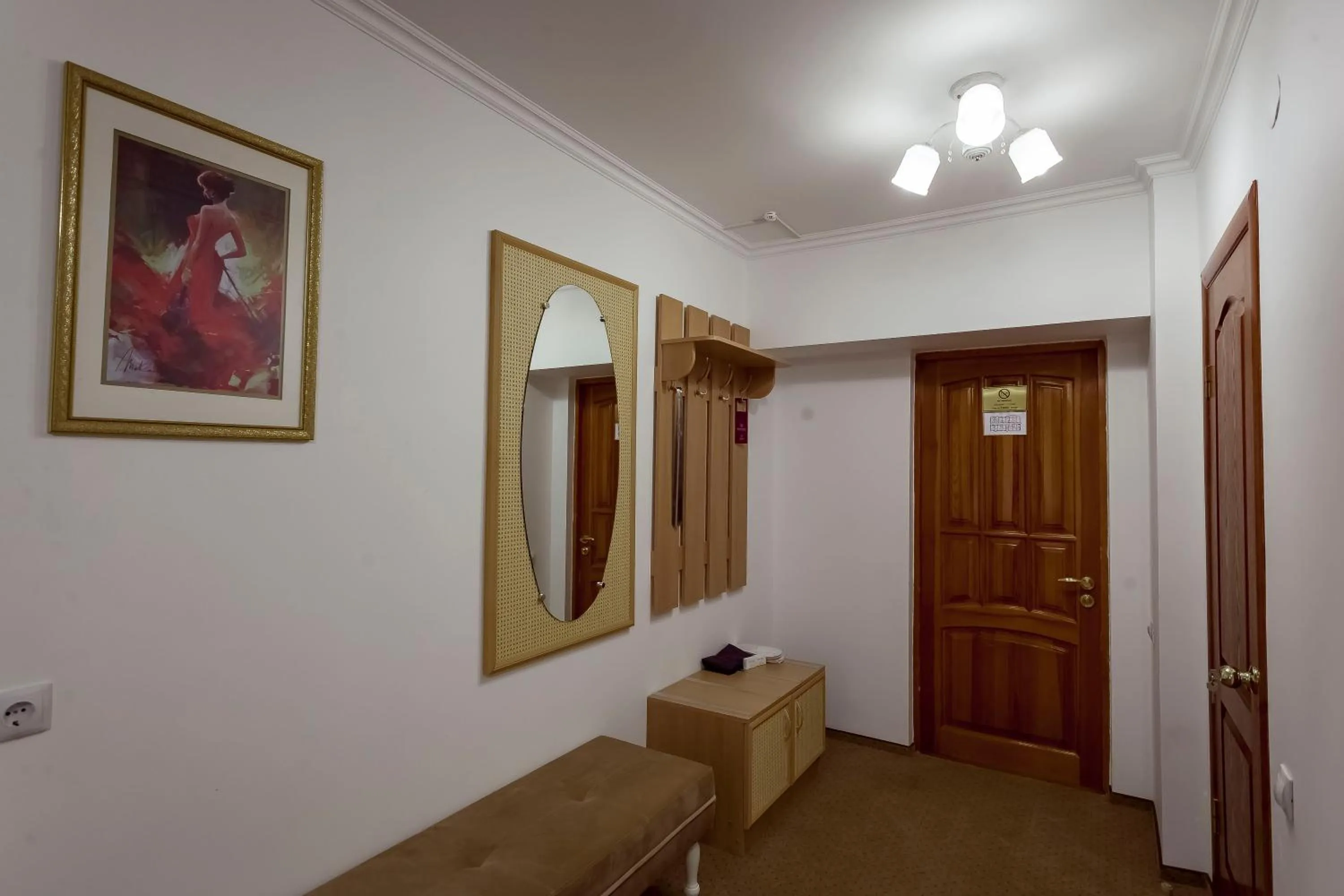 wardrobe in Kurmet Hotel