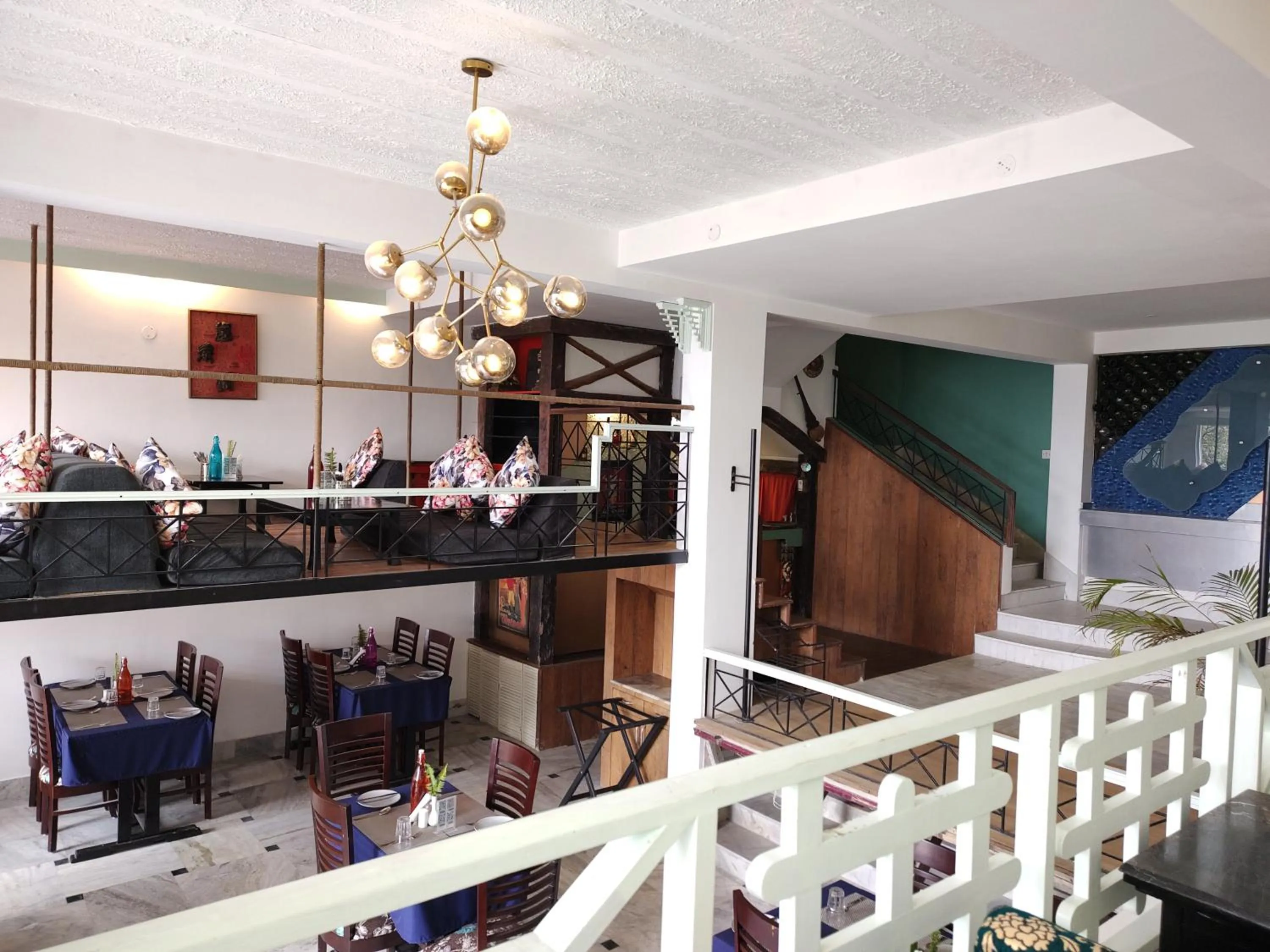 Restaurant/places to eat in Treenz Lite