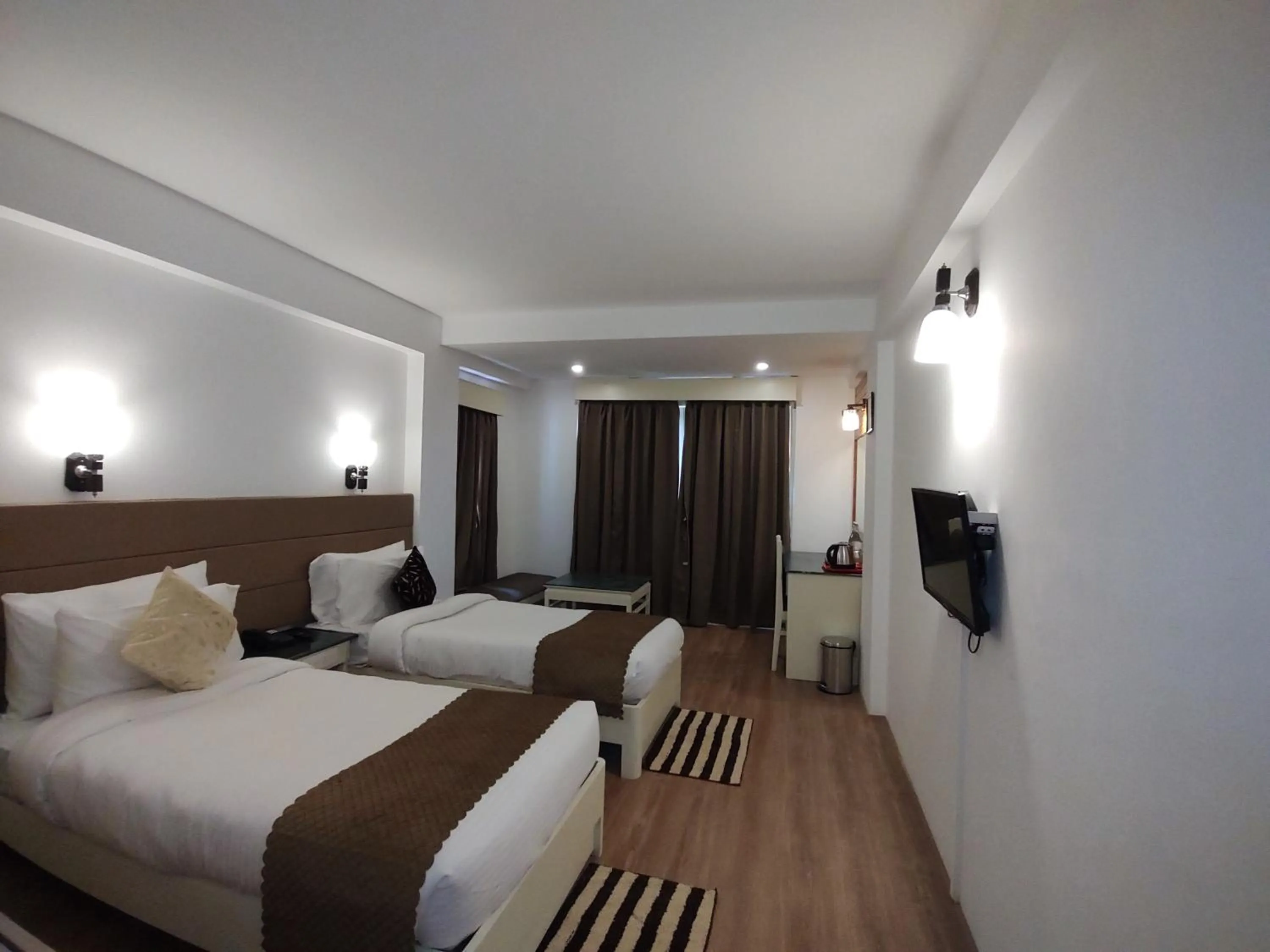 Bedroom, Bed in Treenz Lite