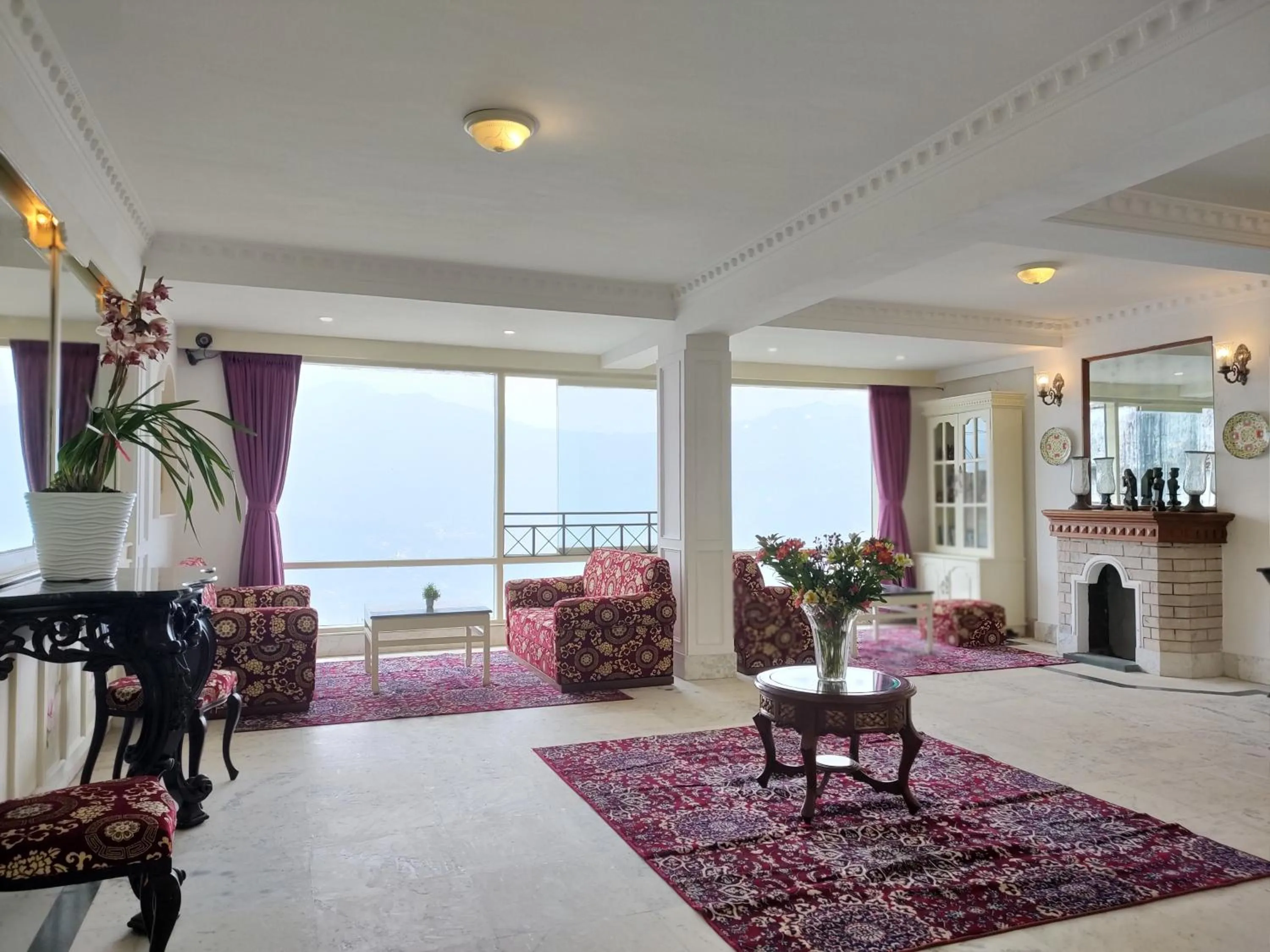 Lobby or reception in Treenz Lite