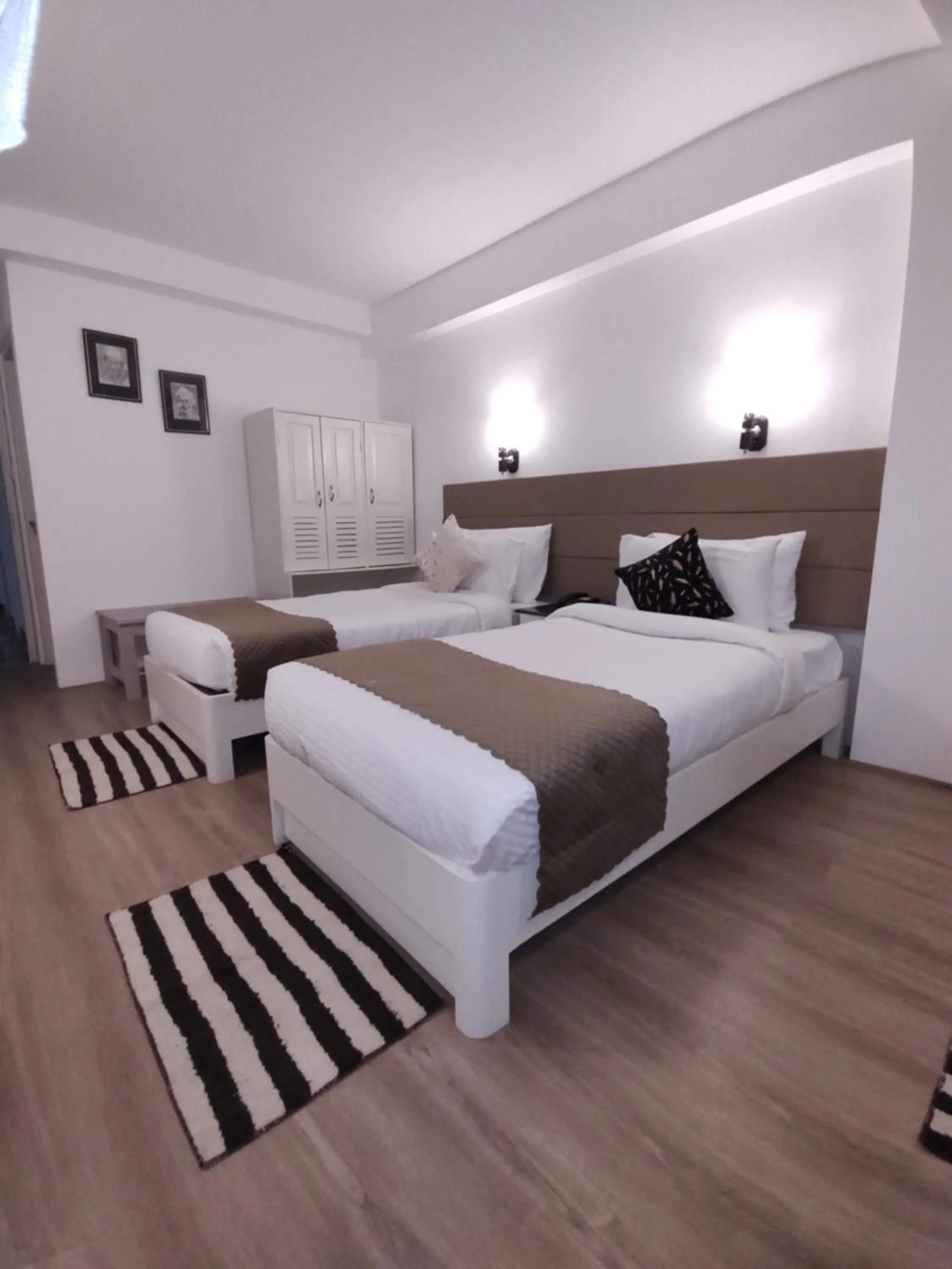 Bedroom, Bed in Treenz Lite