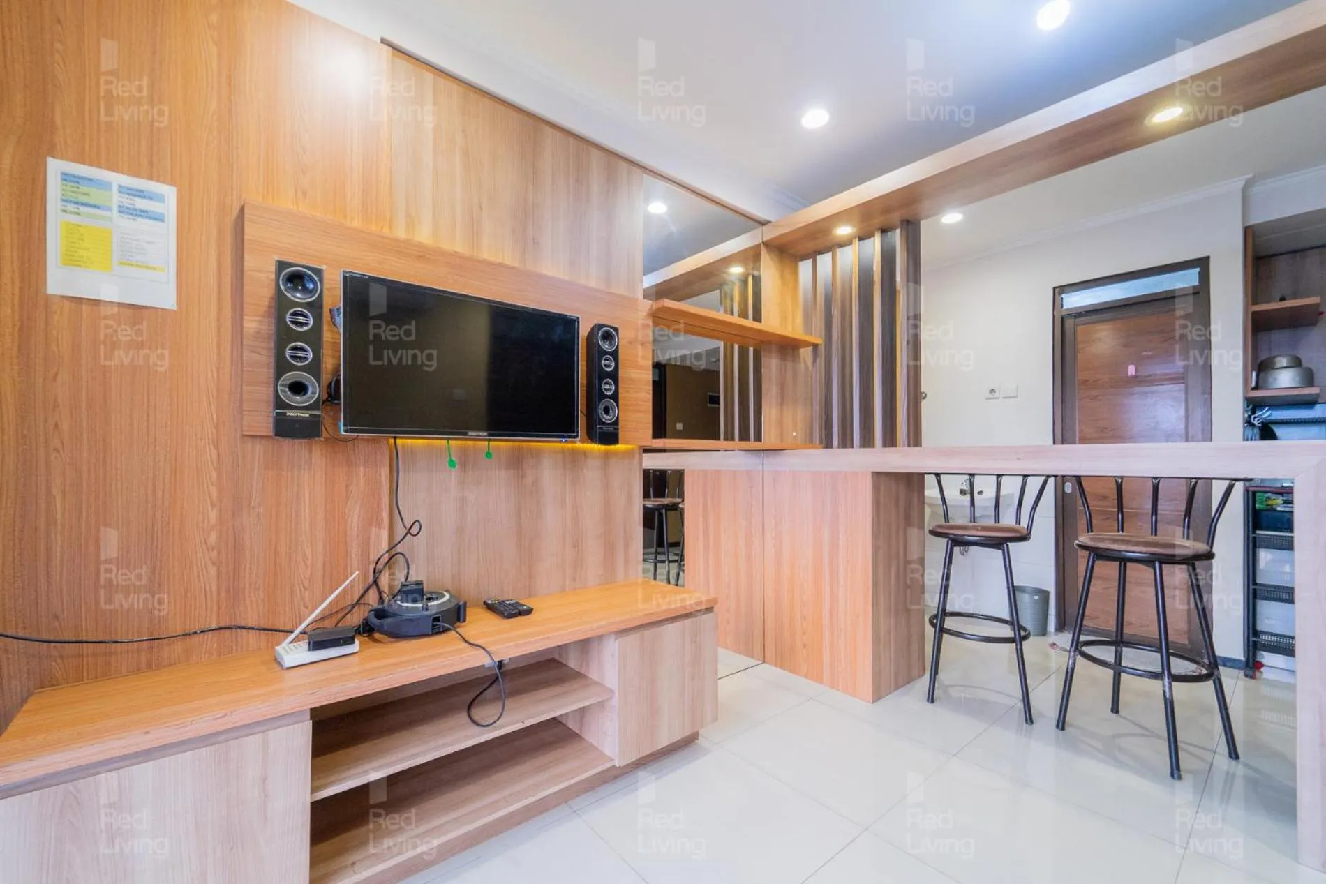 TV and multimedia in RedLiving Apartemen Gateway Pasteur - Sean Hospitality