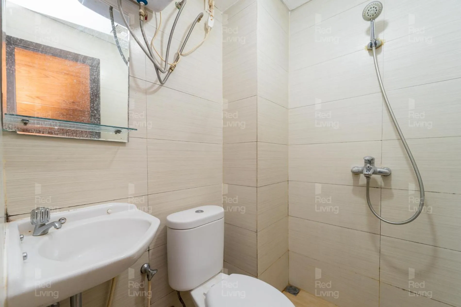Bathroom in RedLiving Apartemen Gateway Pasteur - Sean Hospitality