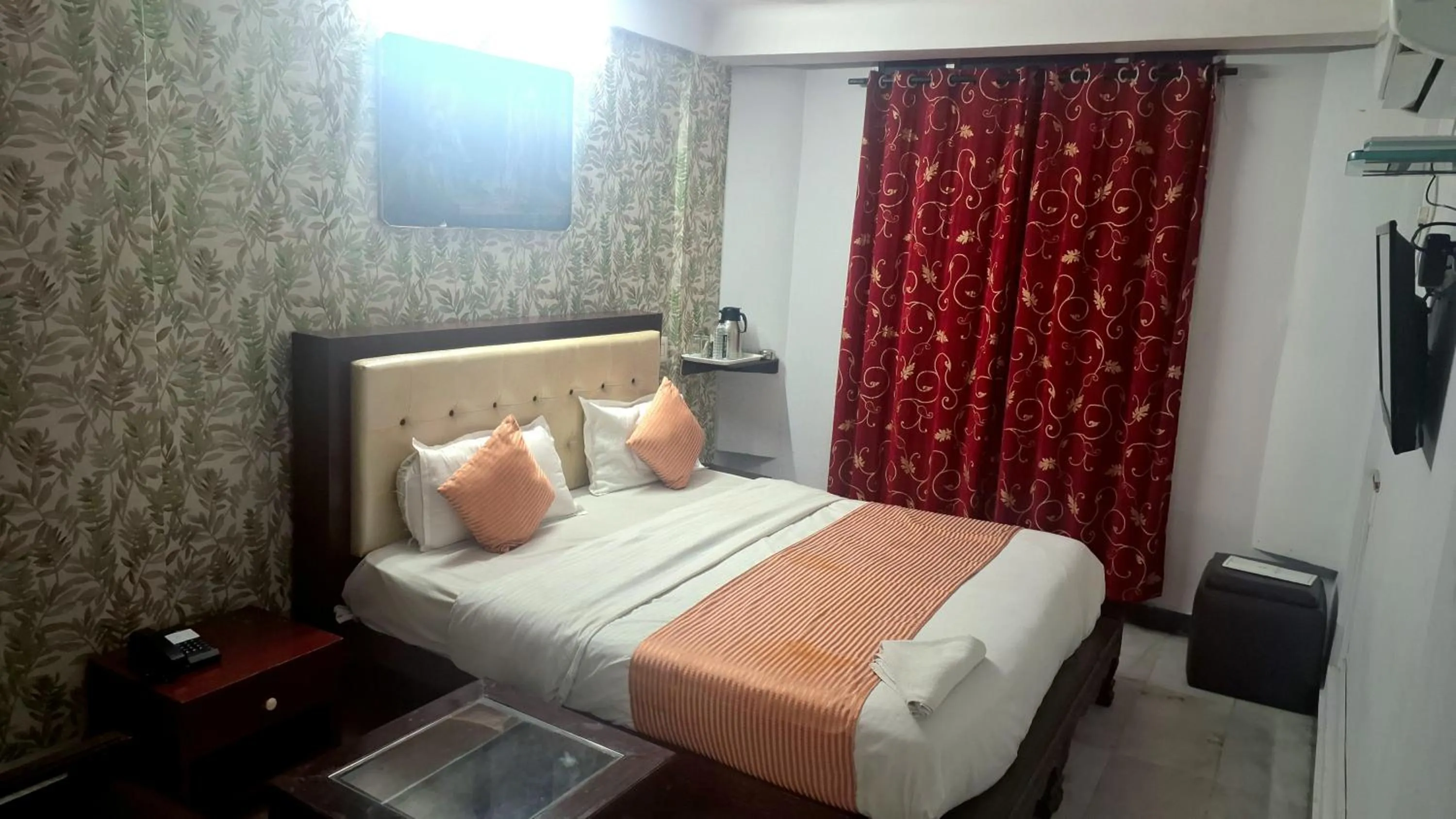 Bed in Hotel Green View International