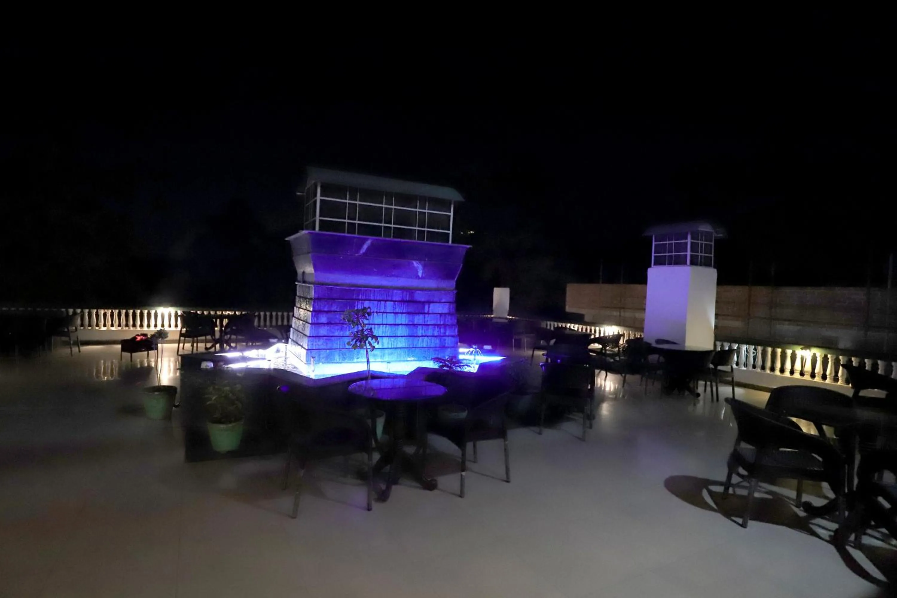 Restaurant/places to eat in Hotel Green View International