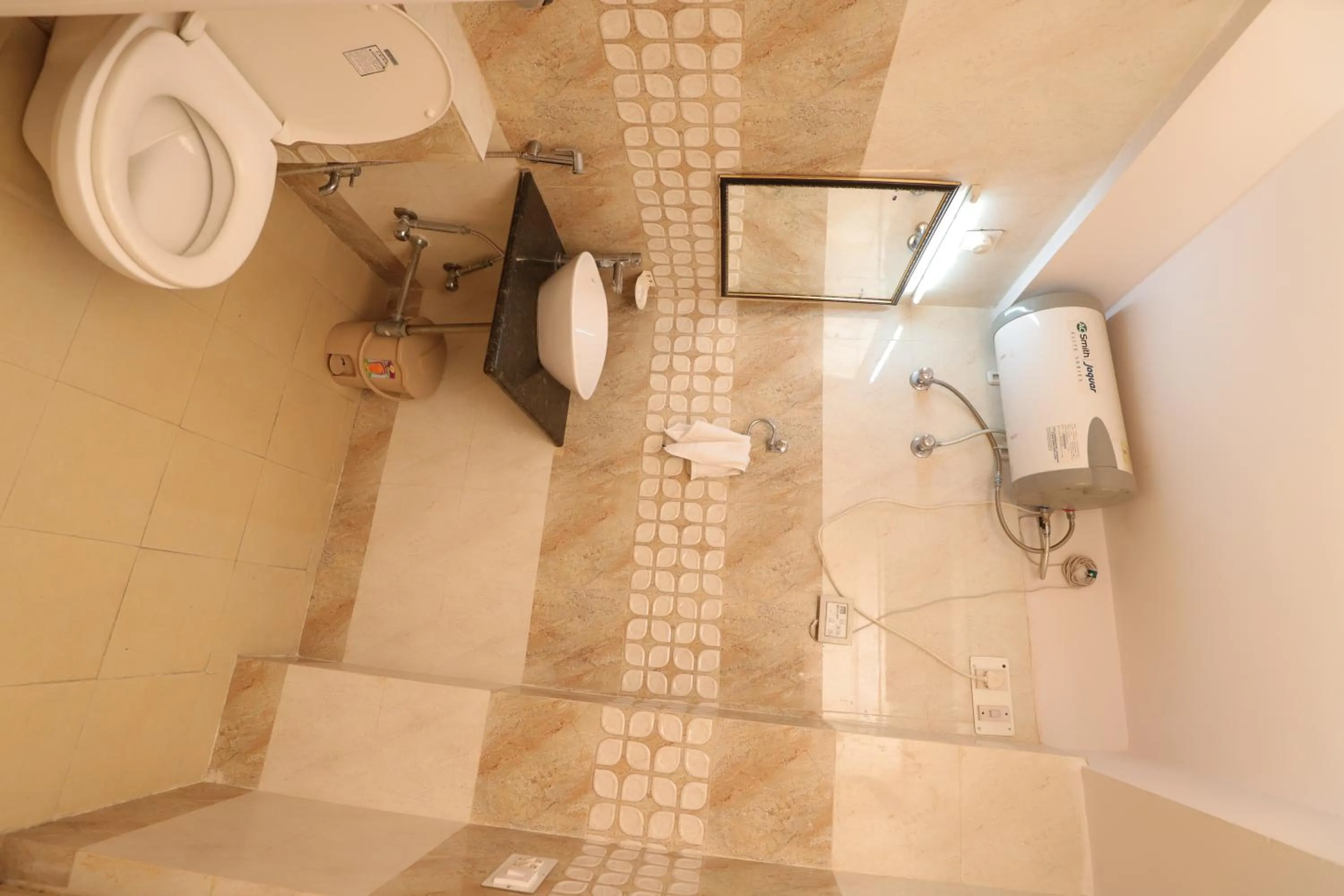 Shower in Hotel Green View International