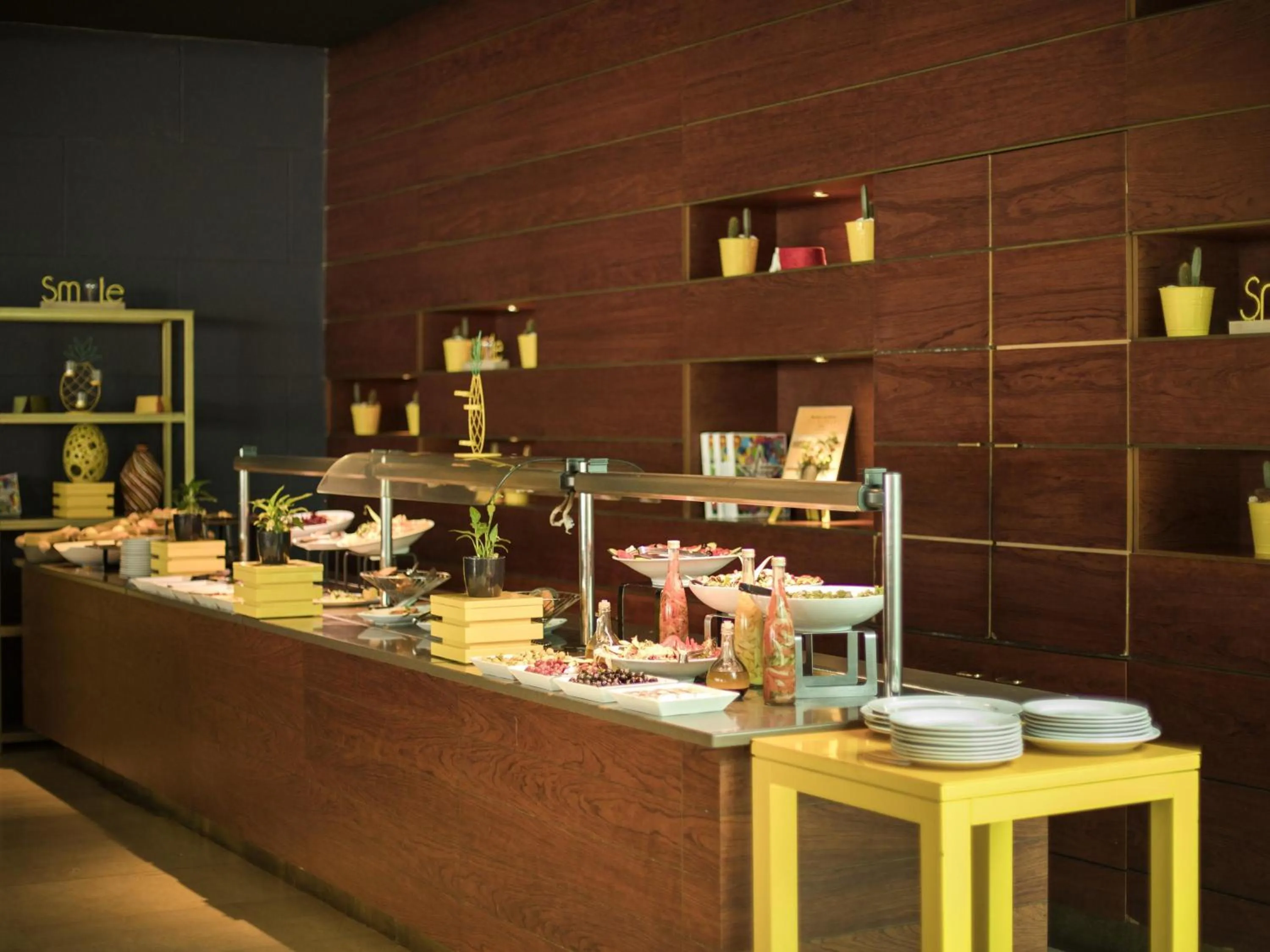 Restaurant/places to eat in Novotel Casablanca City Center