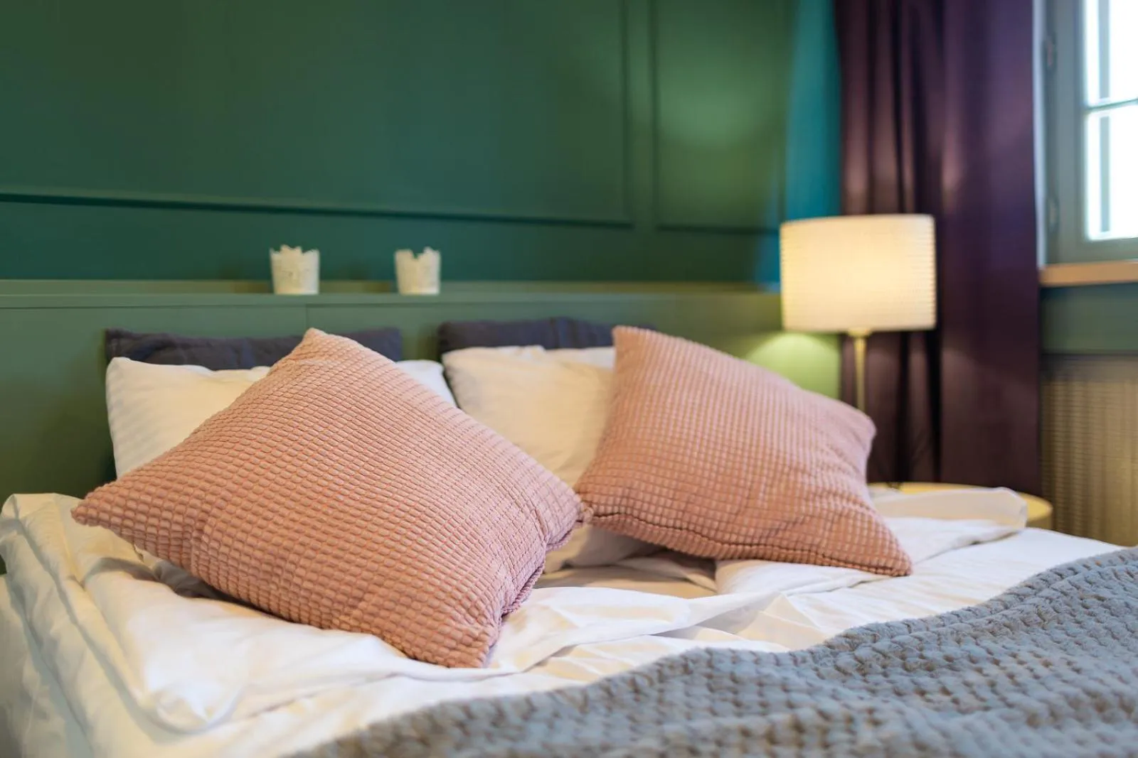 Bed in Moon Apartments Gdańsk