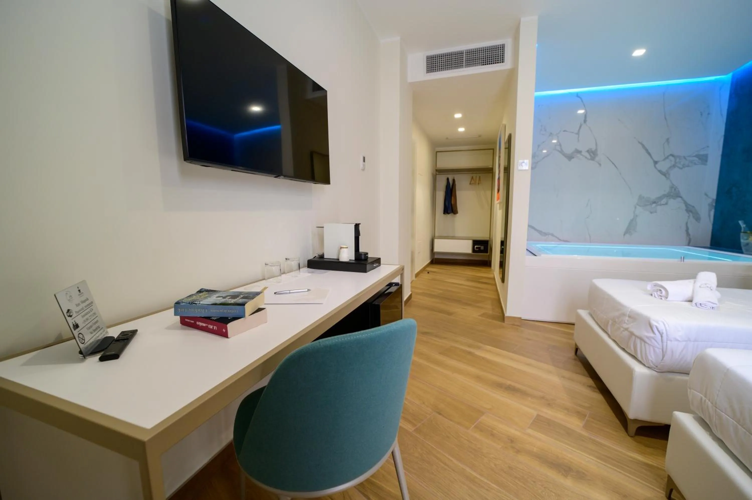 Bed in B&B Maqueda - Room & Suite