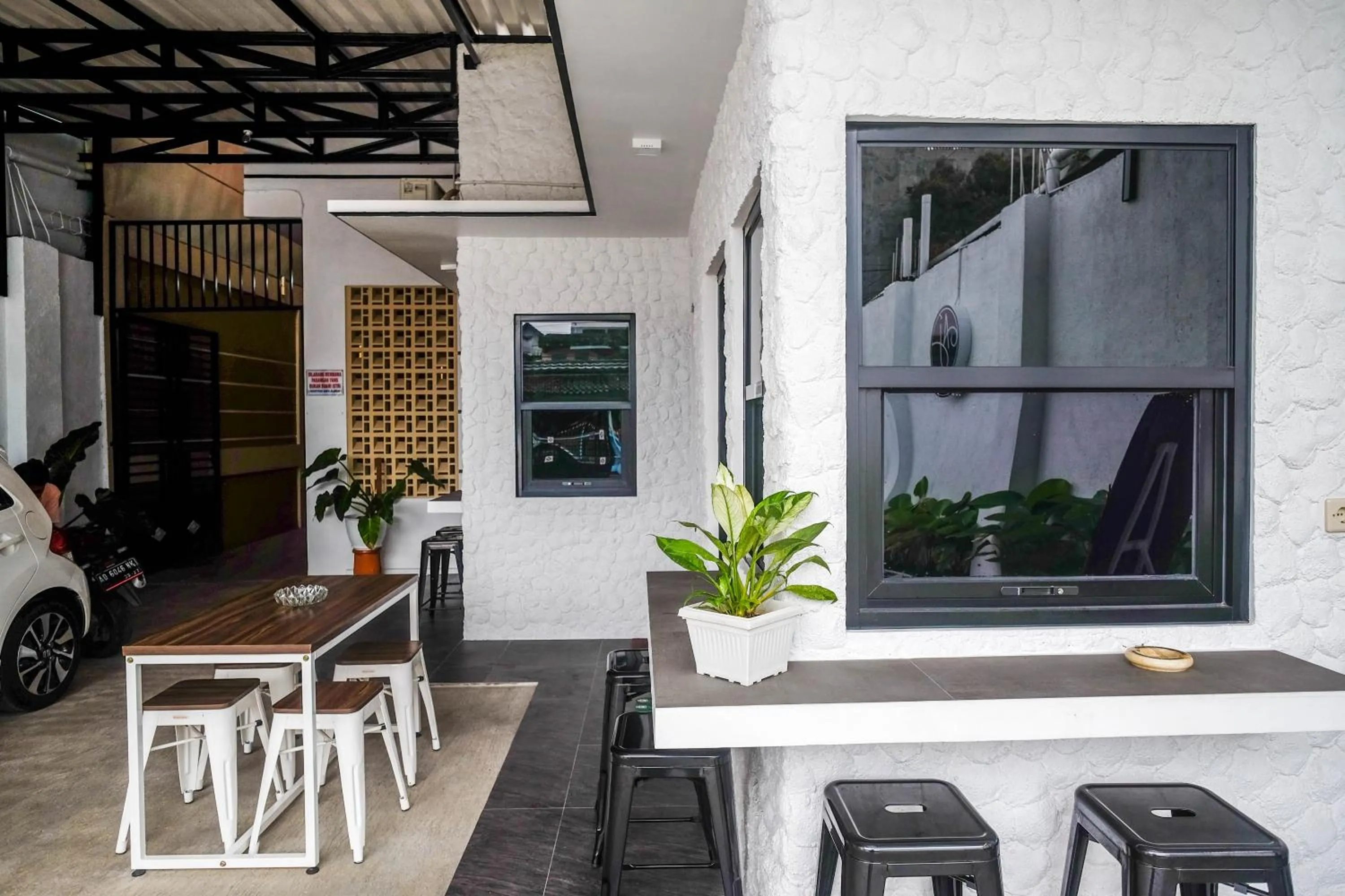 Property building in RedDoorz Syariah near Perempatan Kartasura