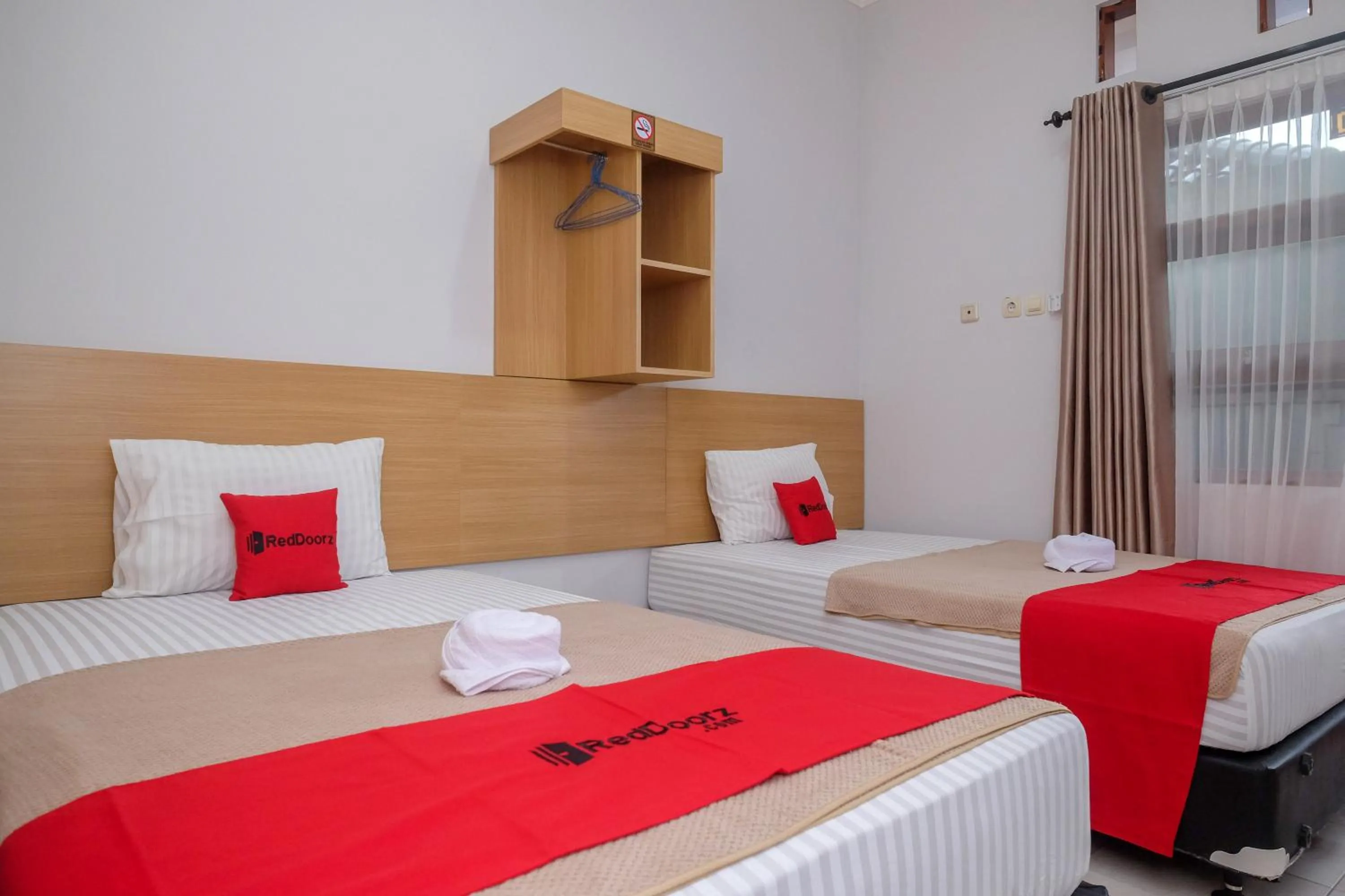 Bedroom, Bed in RedDoorz Syariah near Perempatan Kartasura