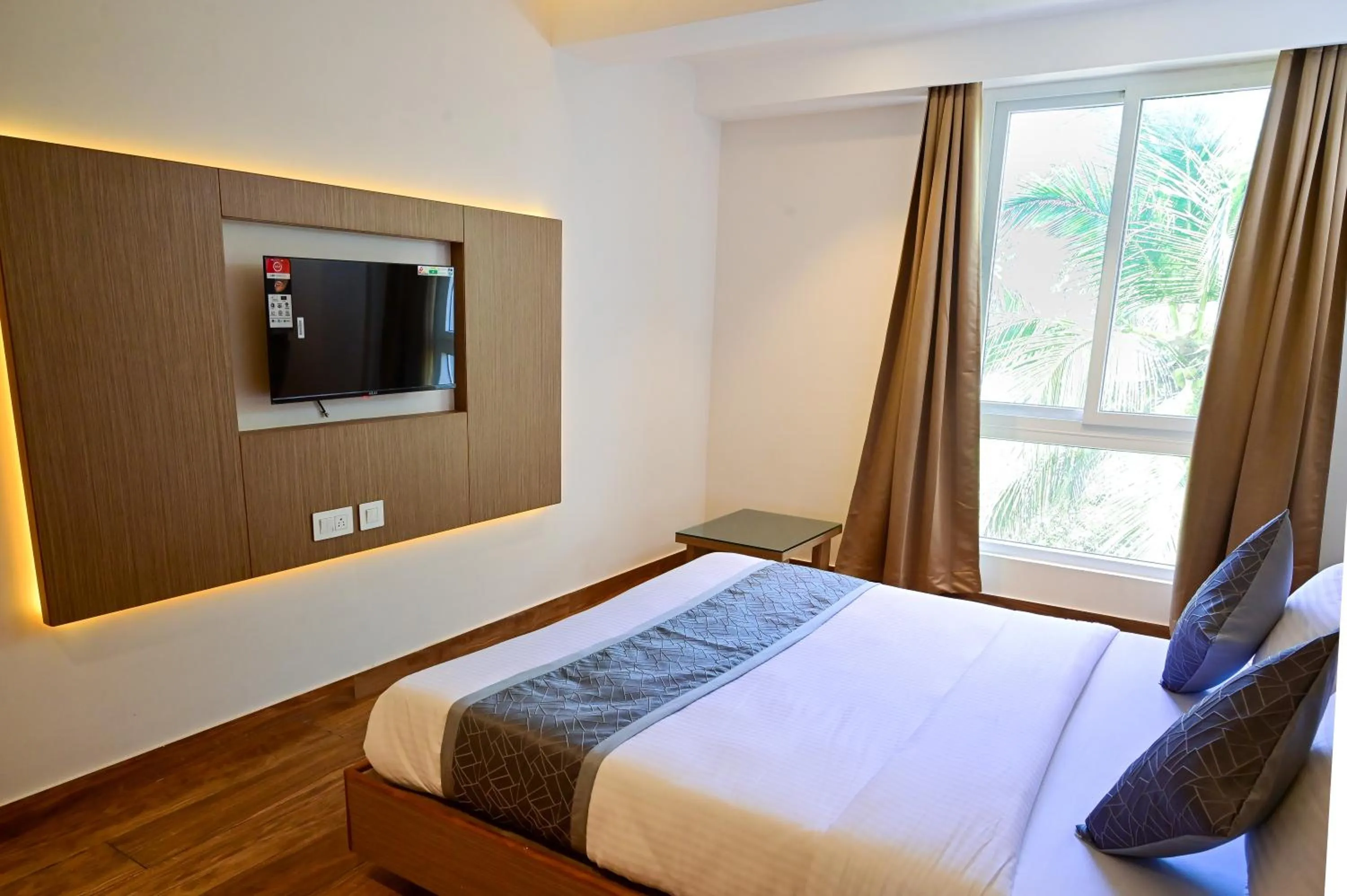 Bed in GRAND ONE TOWER