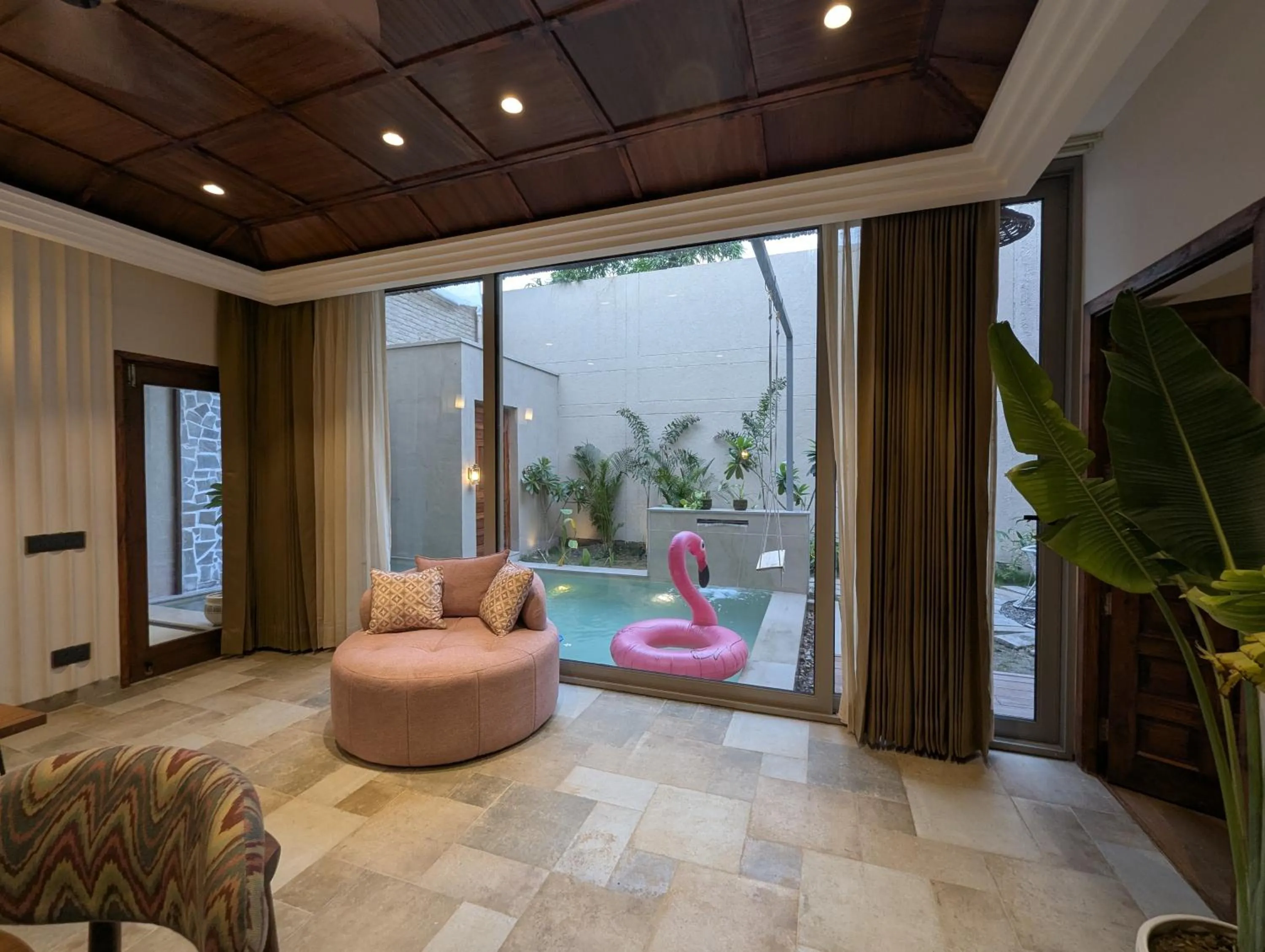 Garden view in Cape House