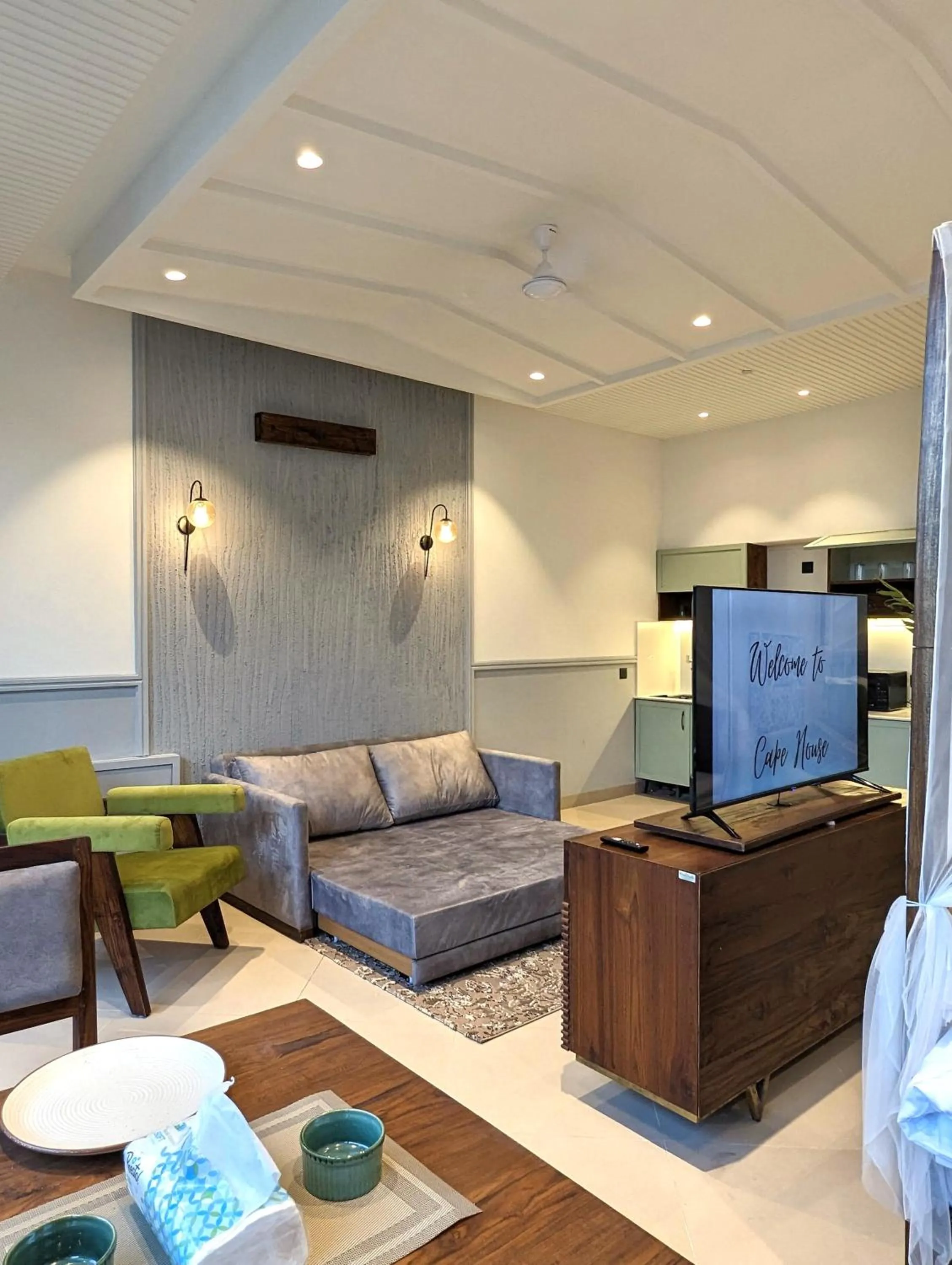 Communal lounge/ TV room in Cape House