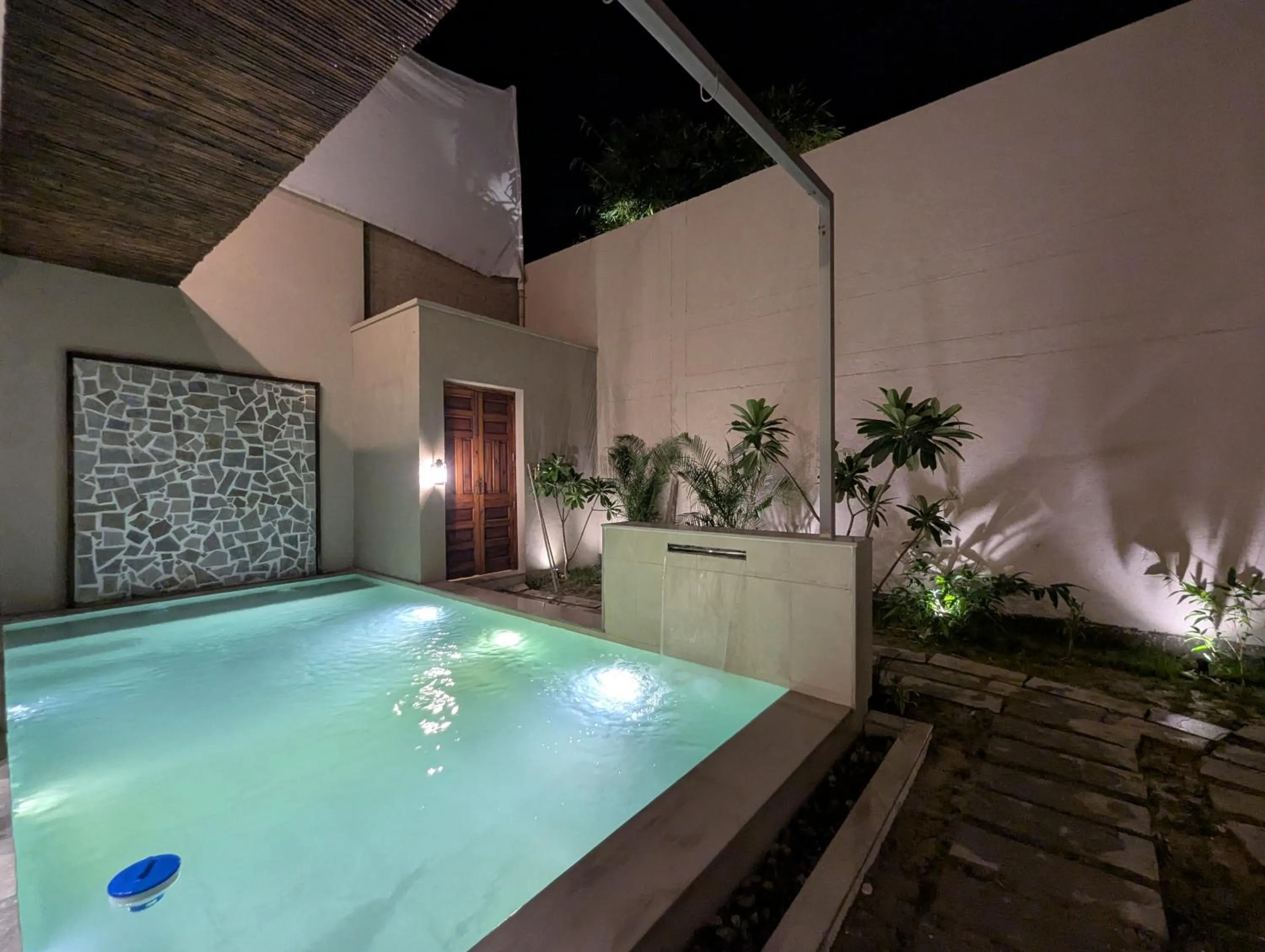 Swimming pool in Cape House