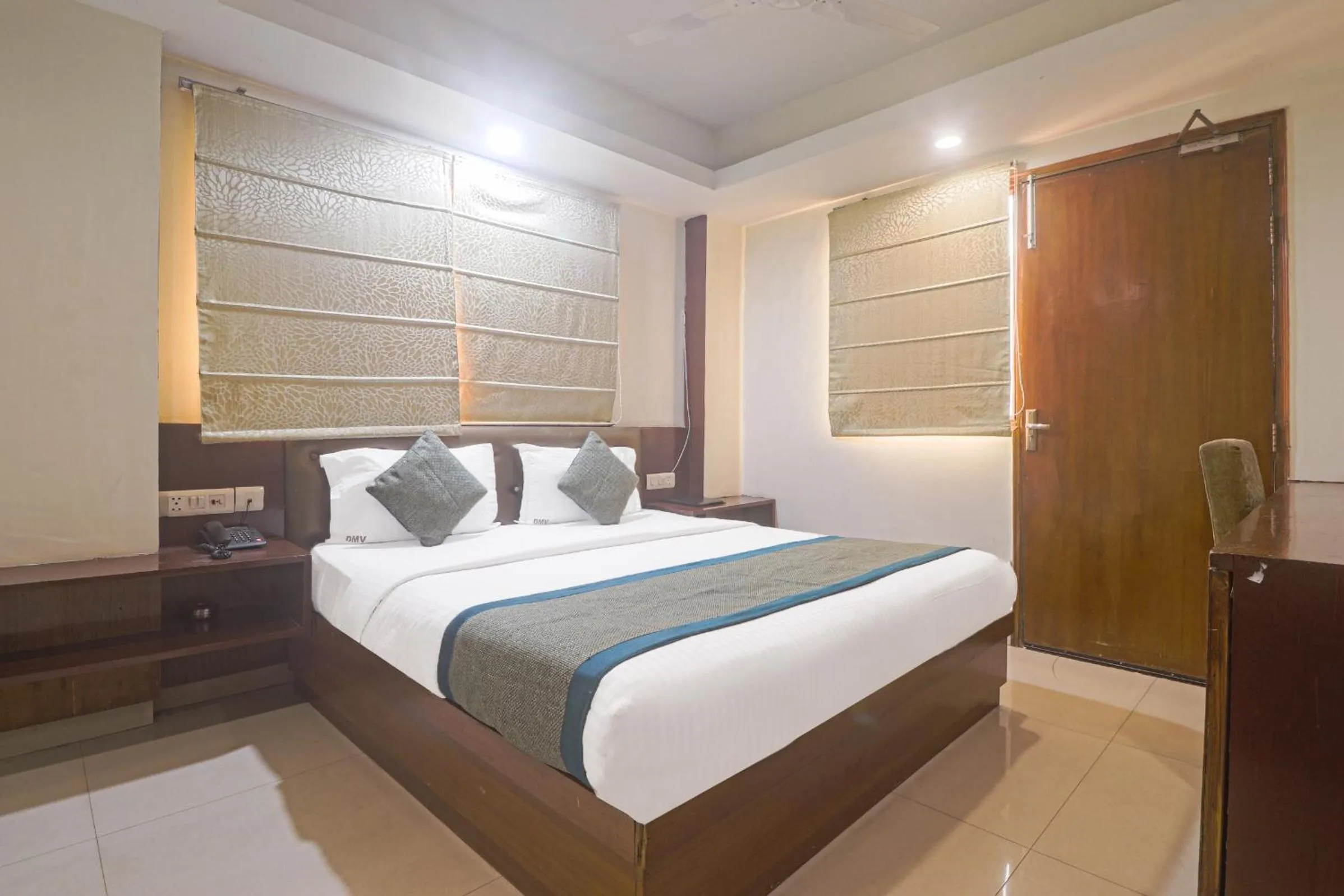 Bed in Hotel Sizzling Starr