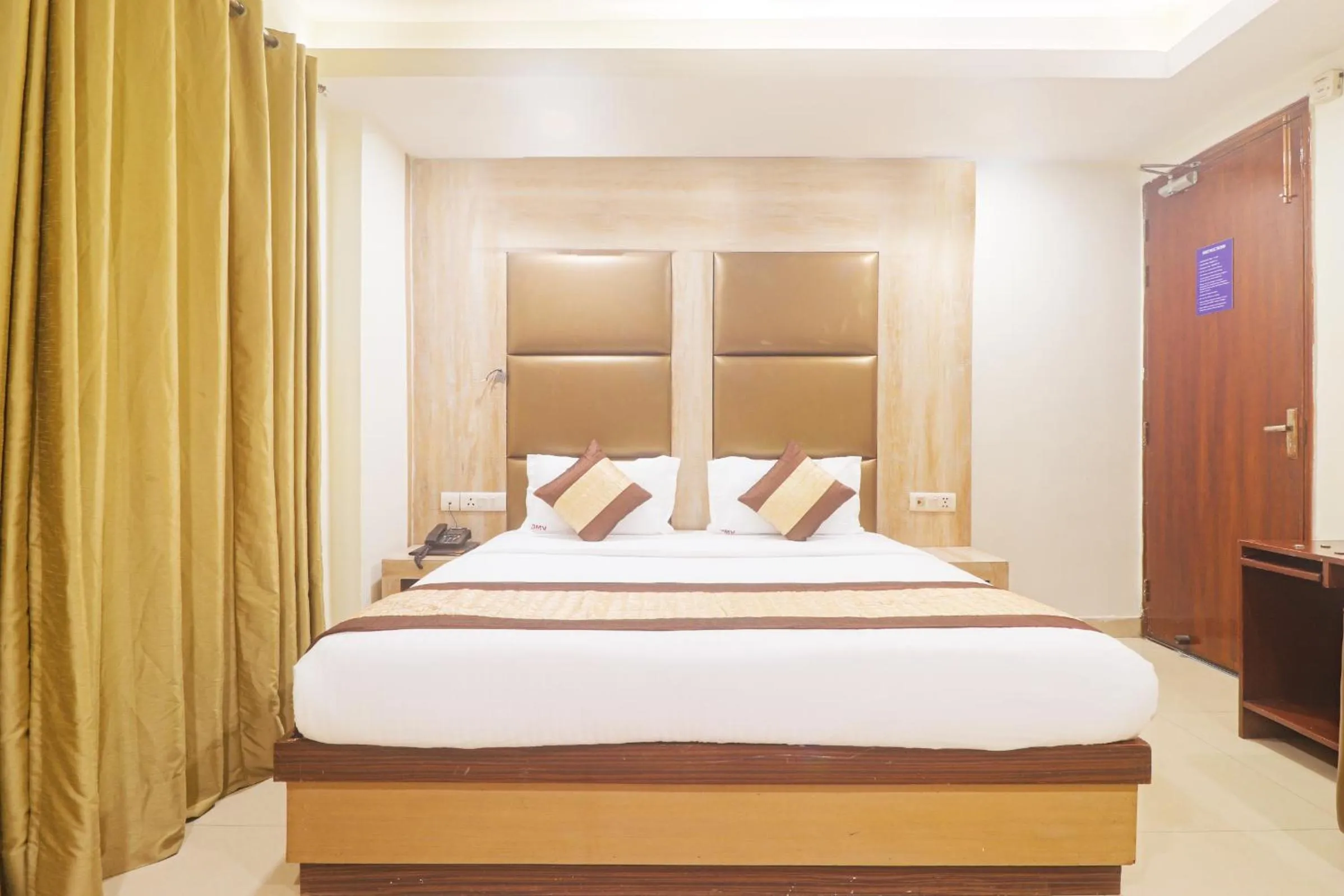 Bed in Hotel Sizzling Starr