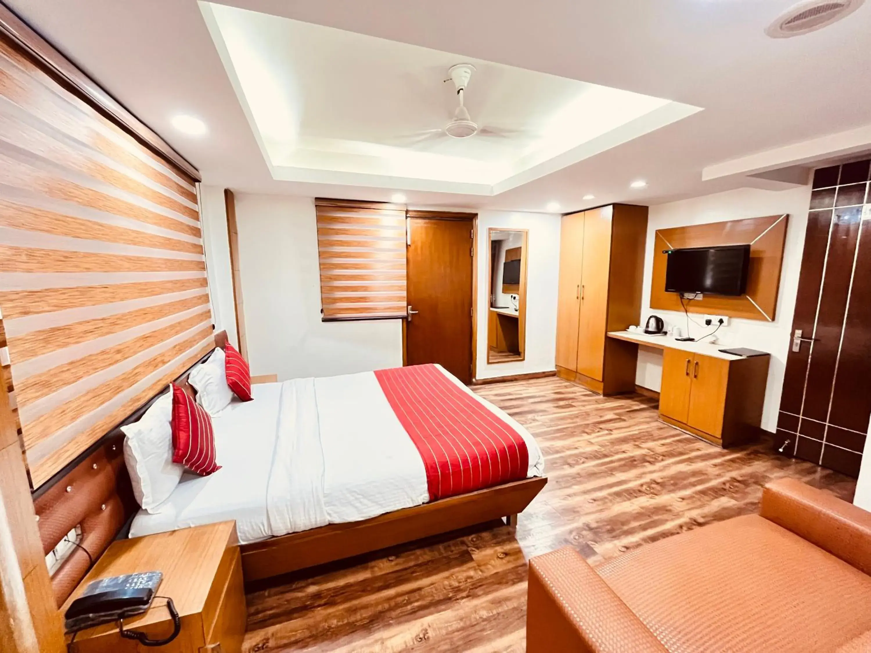 King Room with Balcony in Hotel Sizzling Starr King Room with Balcony in Hotel Sizzling Starr