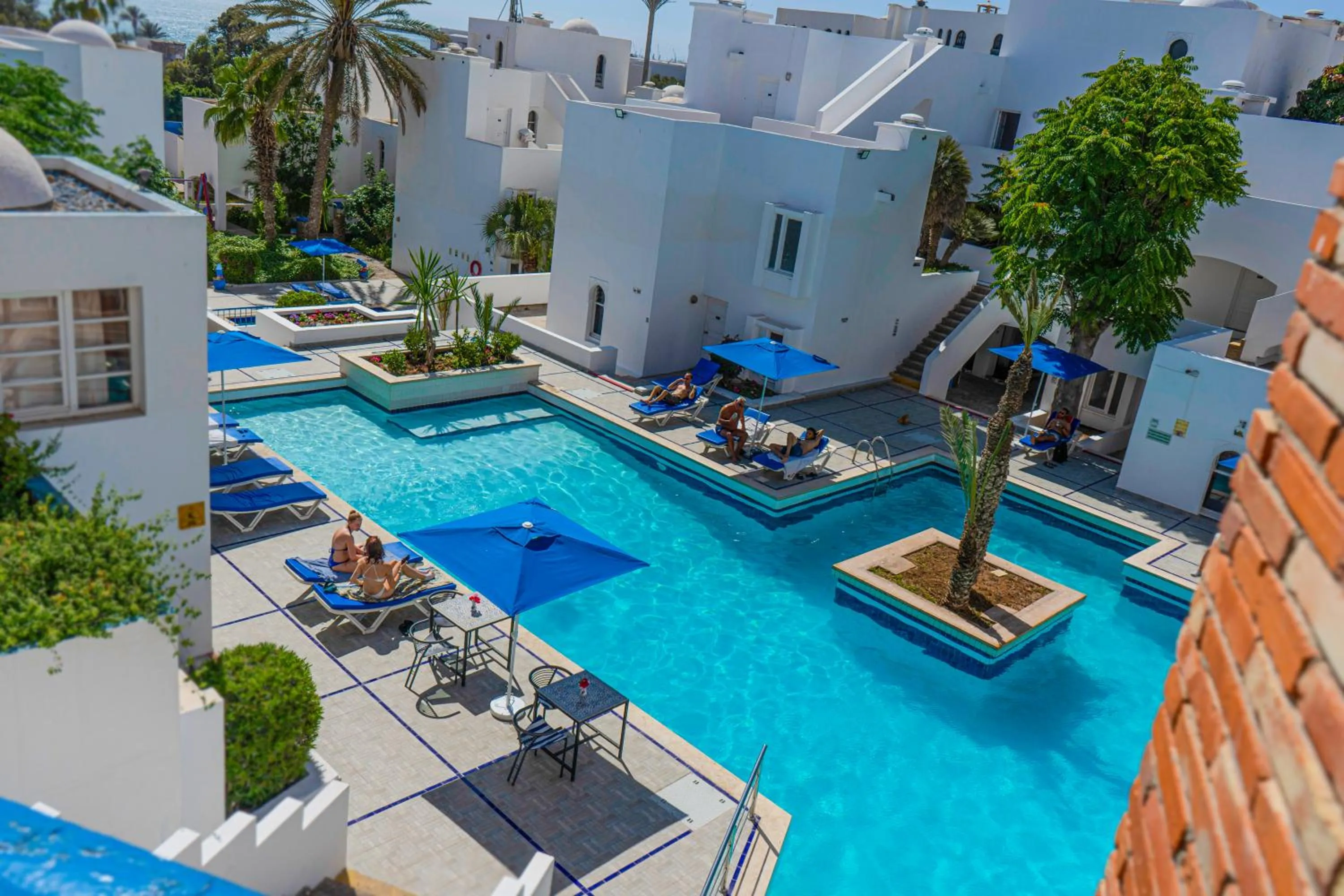 Swimming pool in Appart-Hôtel Tagadirt