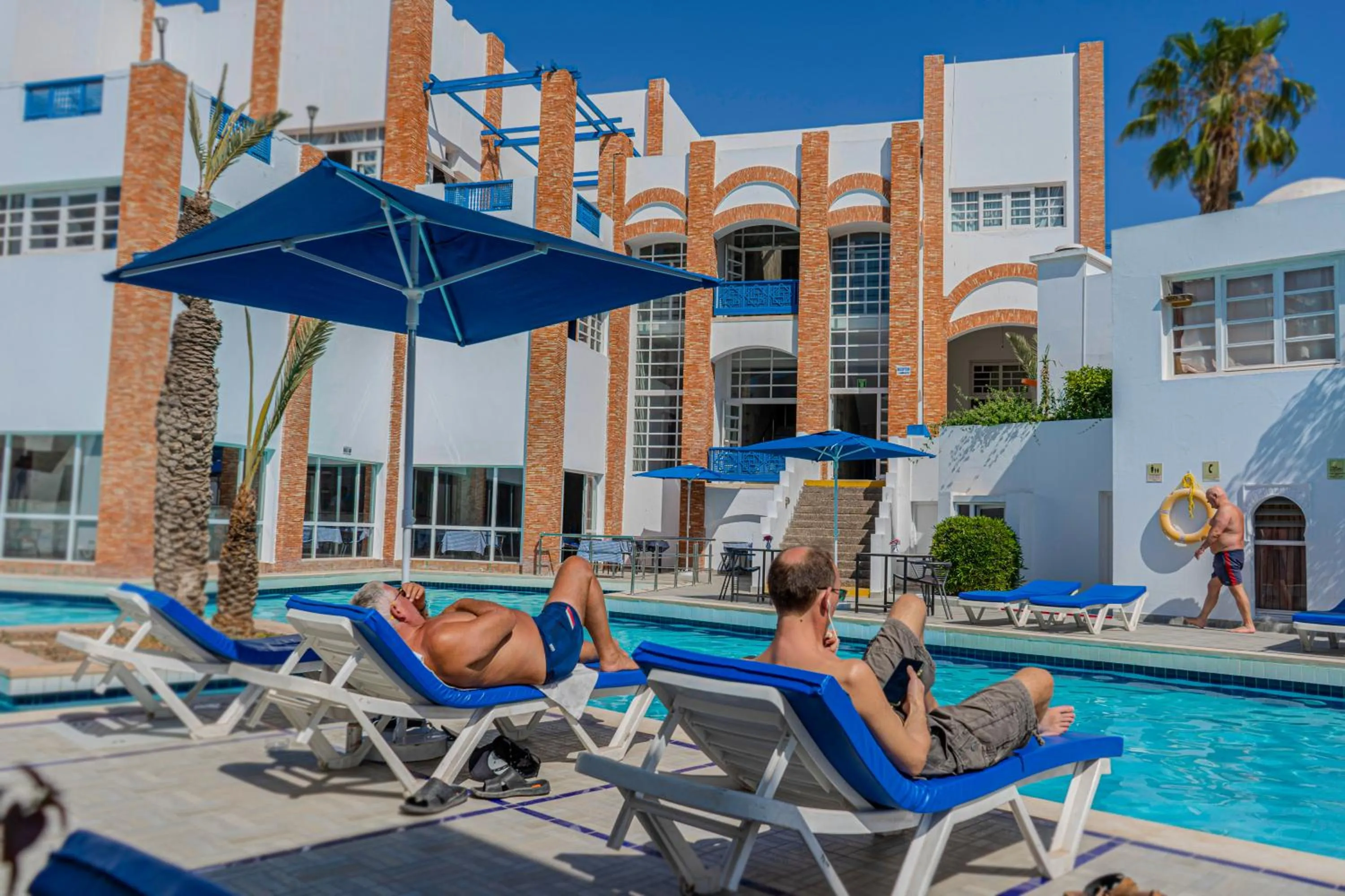 Swimming pool in Appart-Hôtel Tagadirt