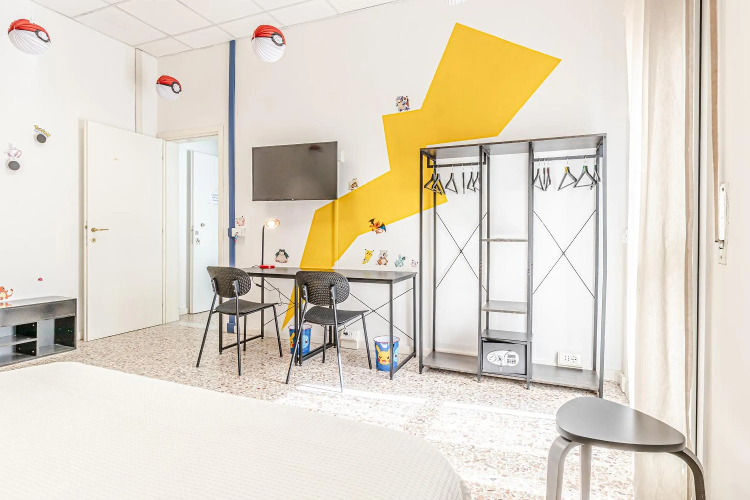 Communal lounge/ TV room, Bed in Game Rooms Experience