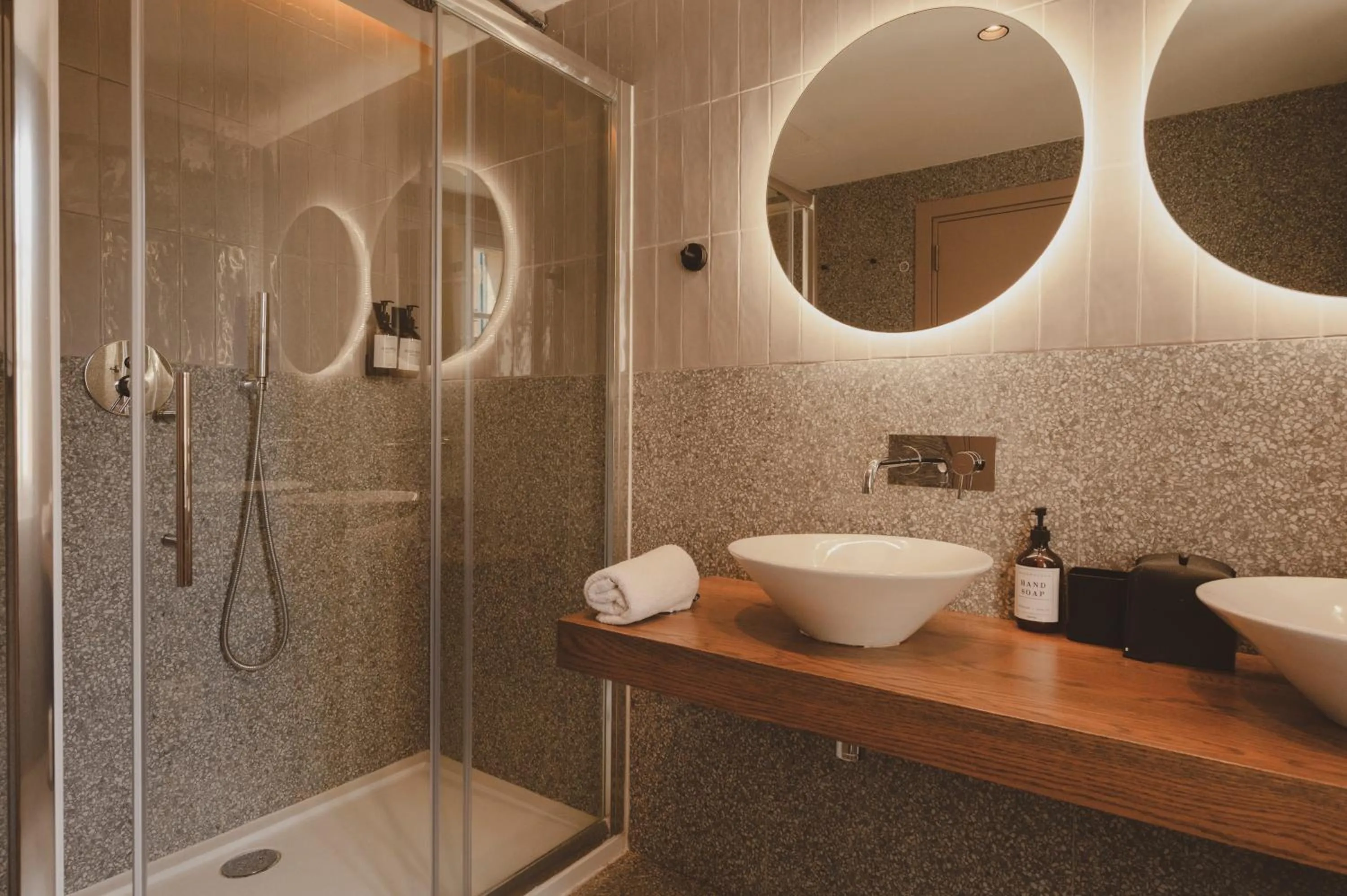 Shower in Maria Rosa Suites