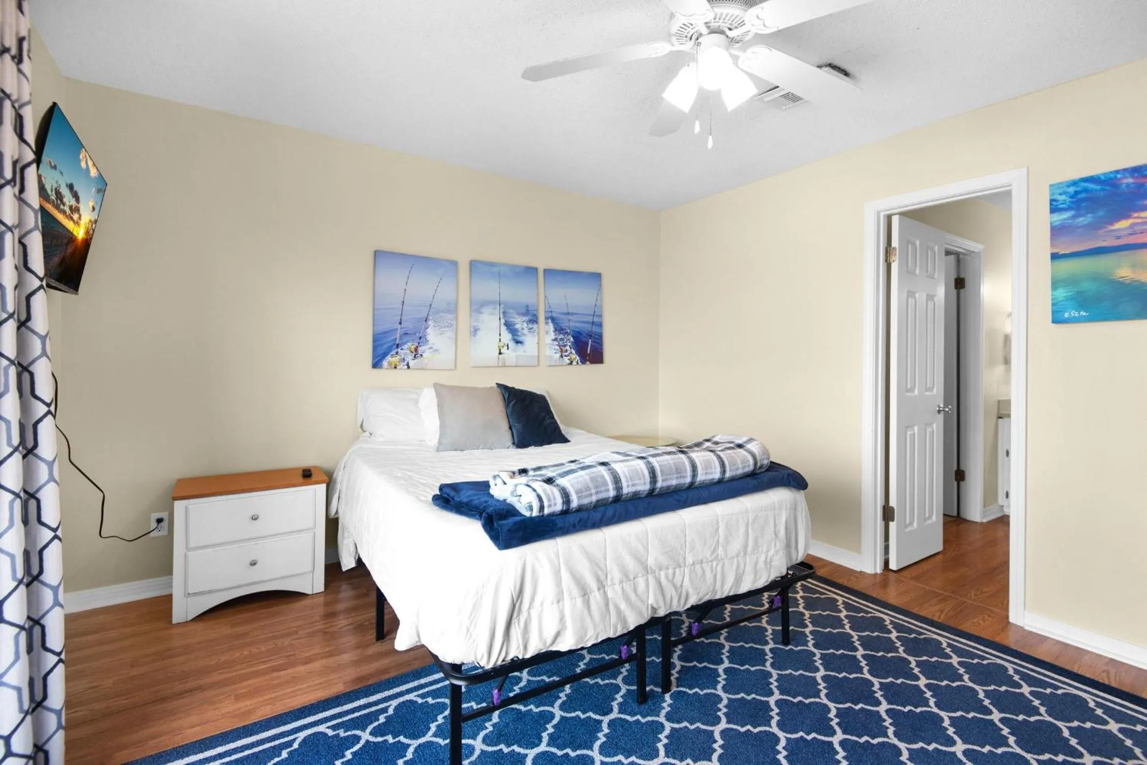 Bed in Barefoot & Buzzed