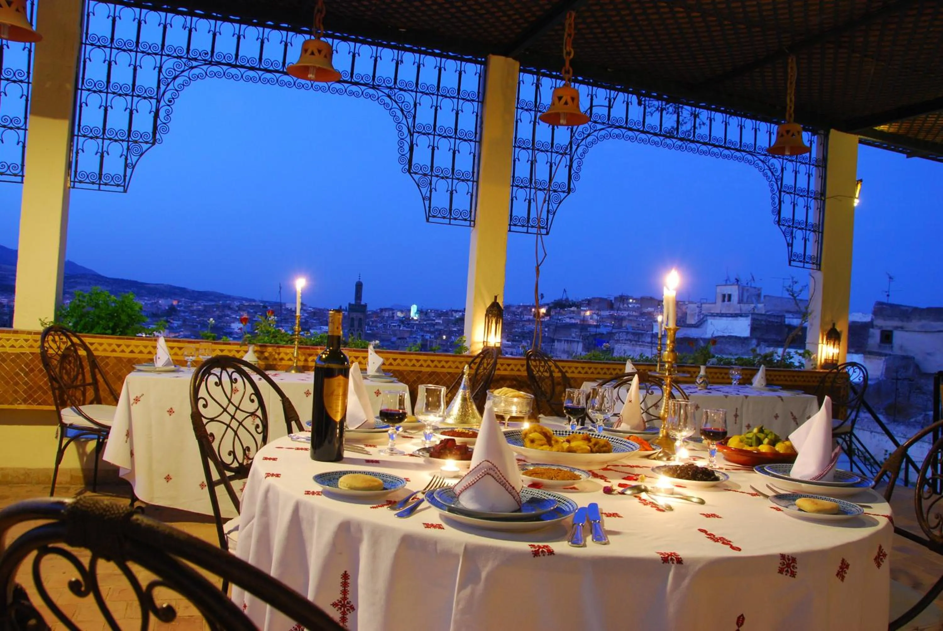 Restaurant/places to eat in Riad El Ghalia