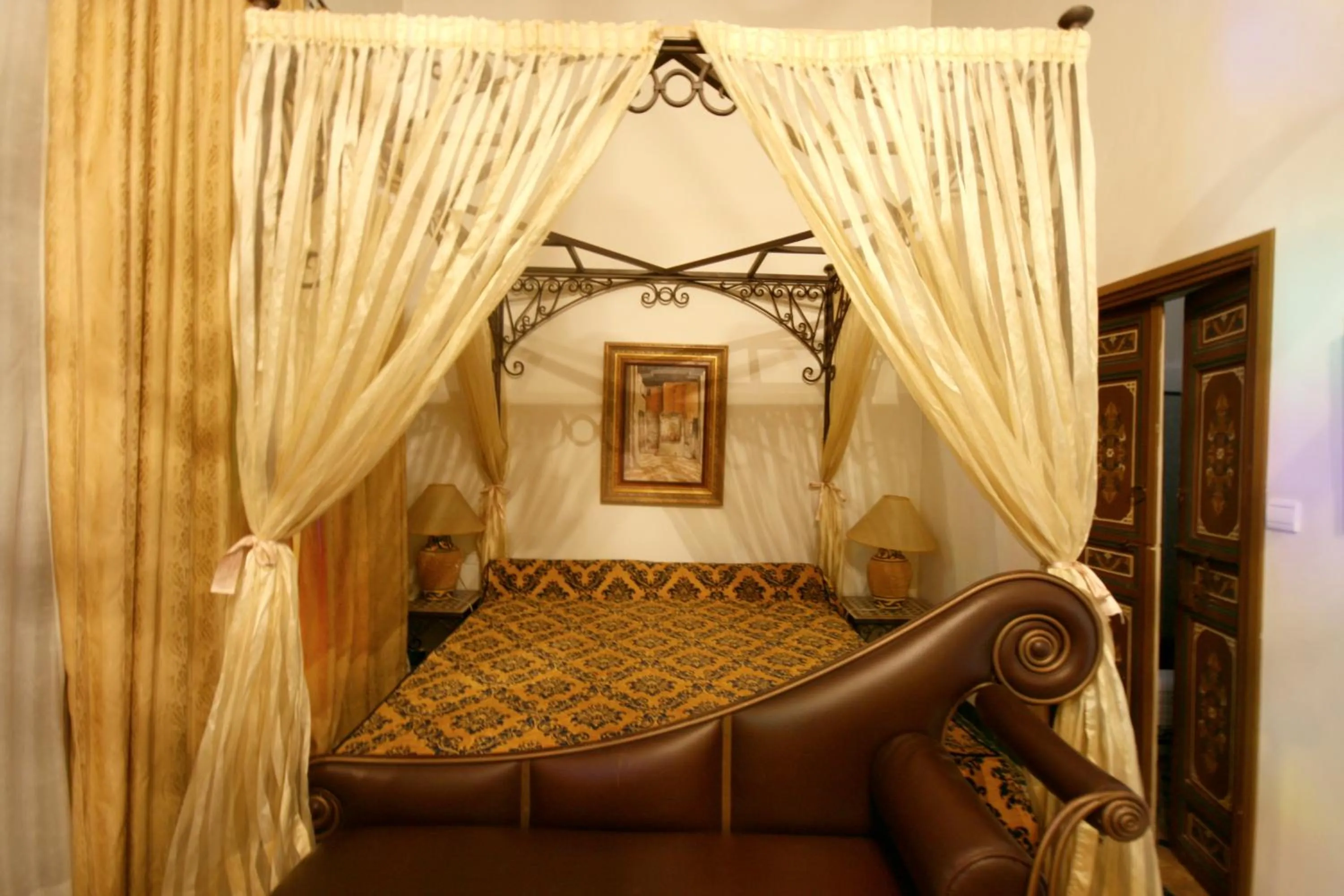 Bed in Riad El Ghalia