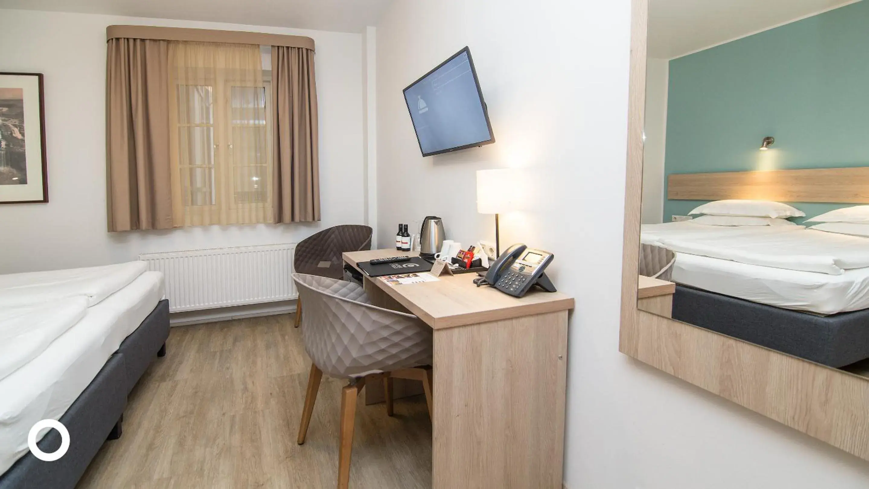 Standard Double or Twin Room in Center Hotels Plaza Standard Double or Twin Room in Center Hotels Plaza