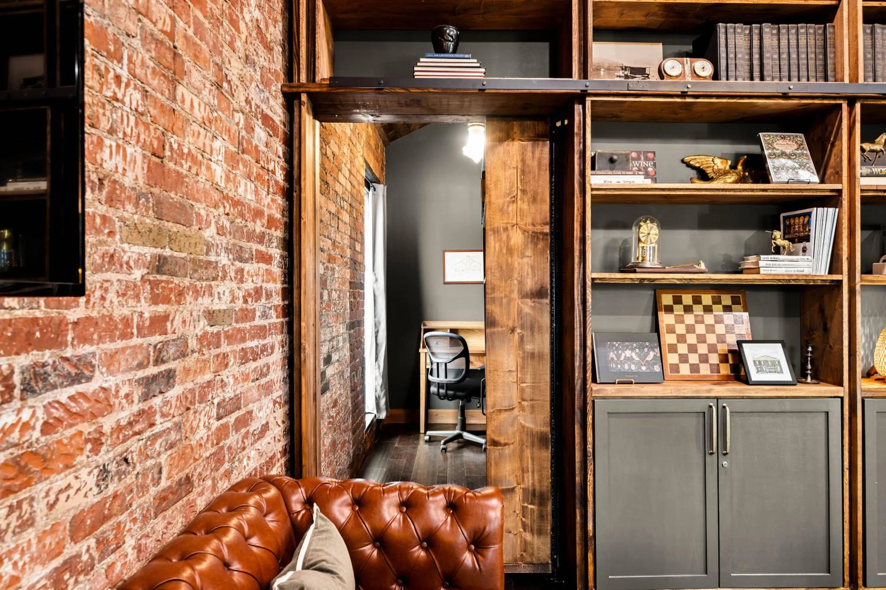 Living room in The Chandler Hotel