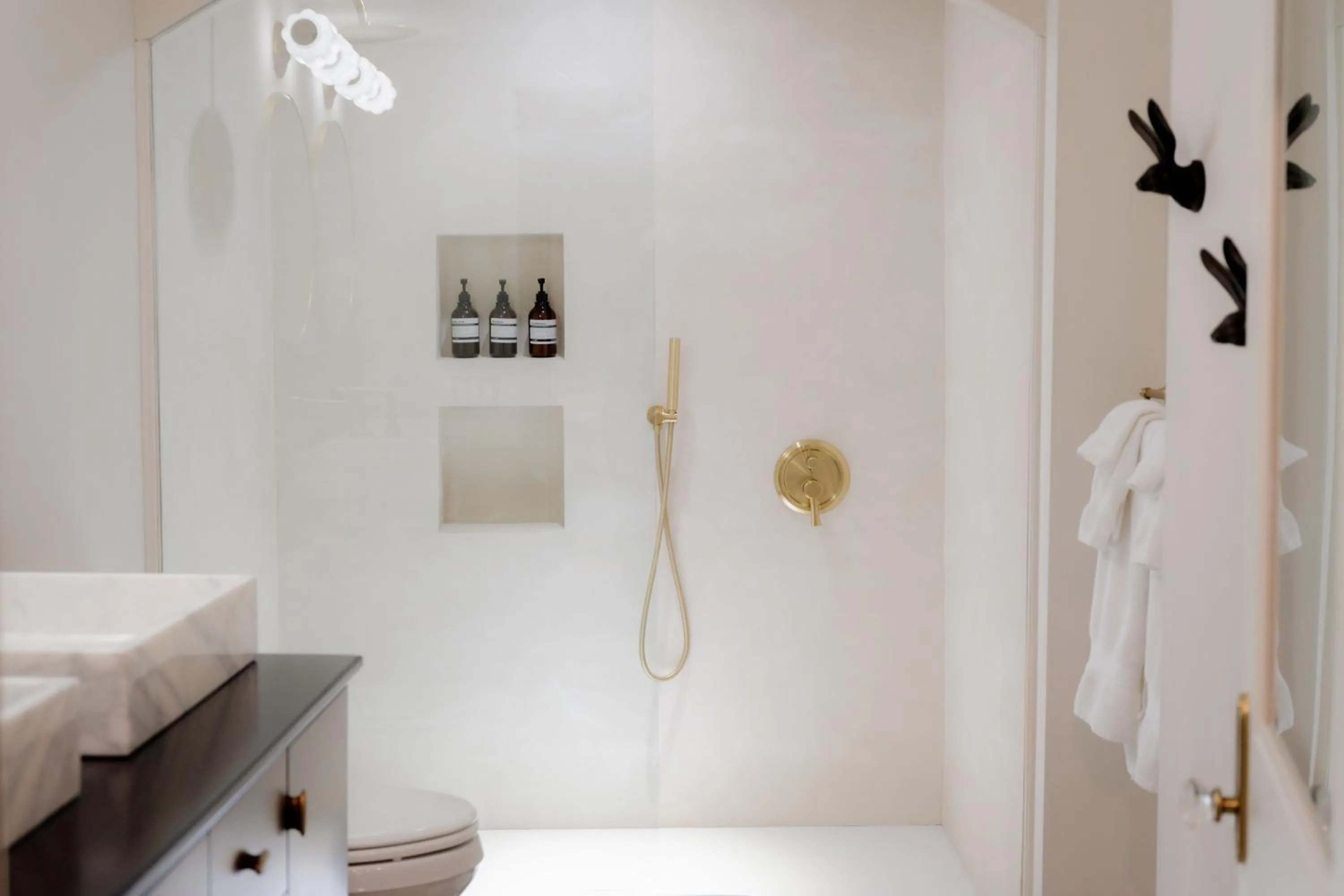 Shower in The Chandler Hotel