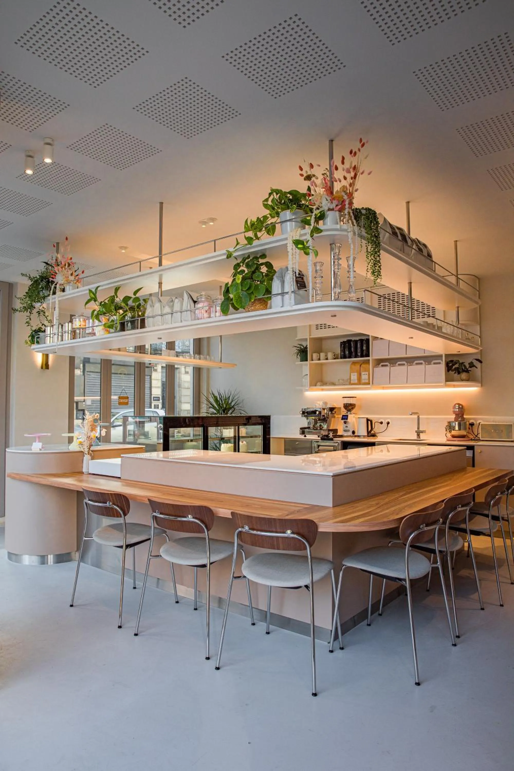 Restaurant/places to eat in La Maison De Blanche